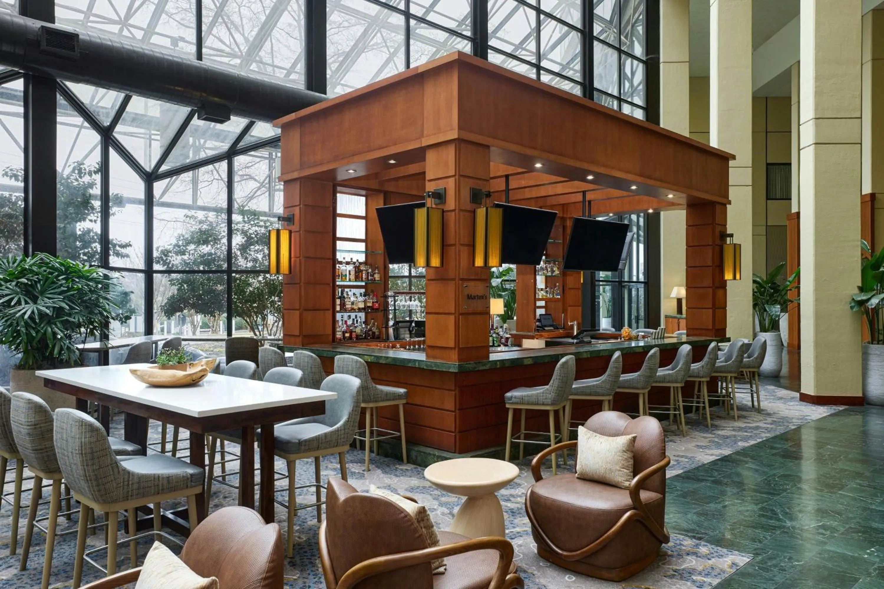 Lounge or bar in The Westin Atlanta Airport
