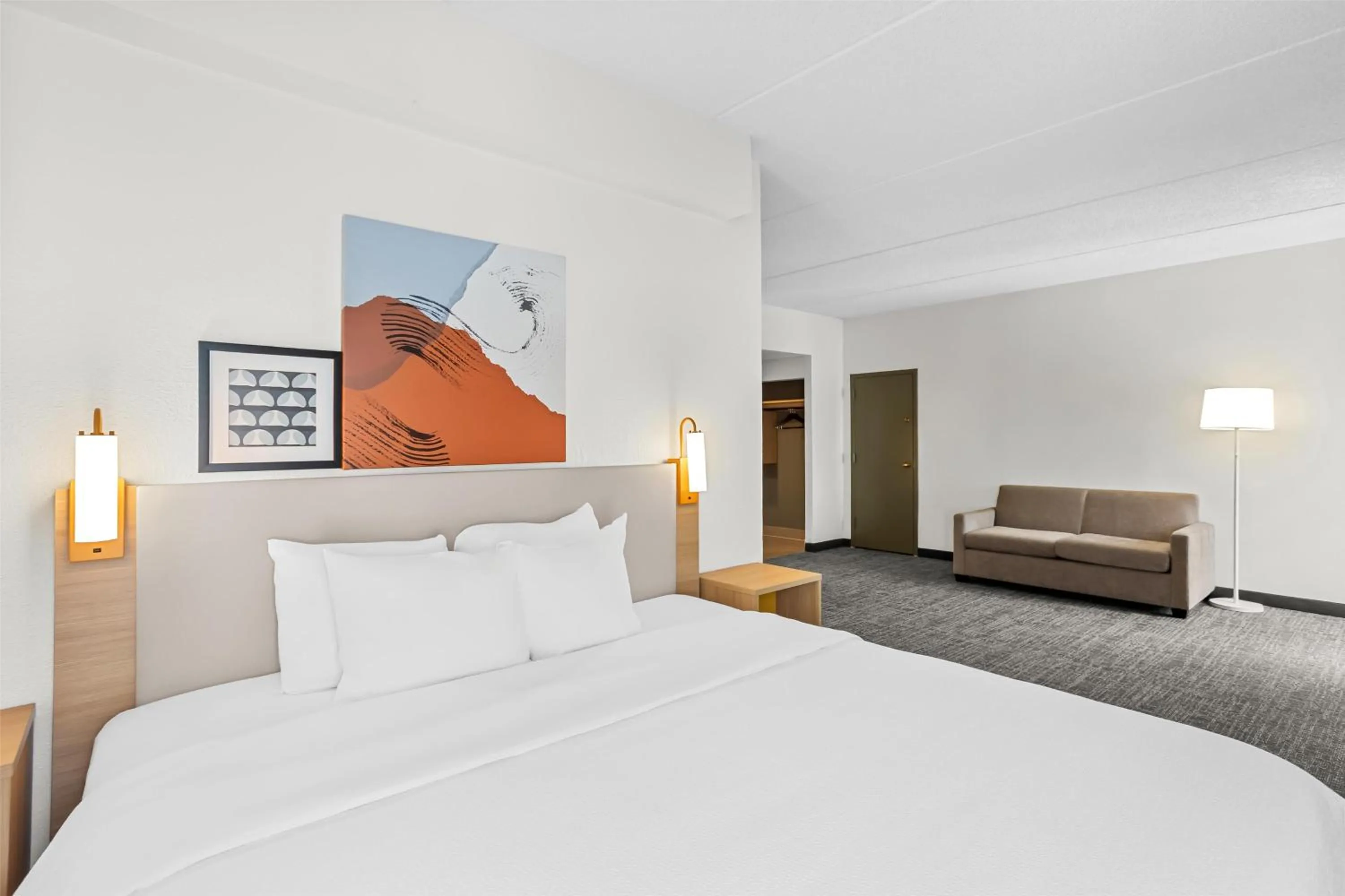 Bedroom, Bed in Spark by Hilton Des Plaines Chicago O'Hare