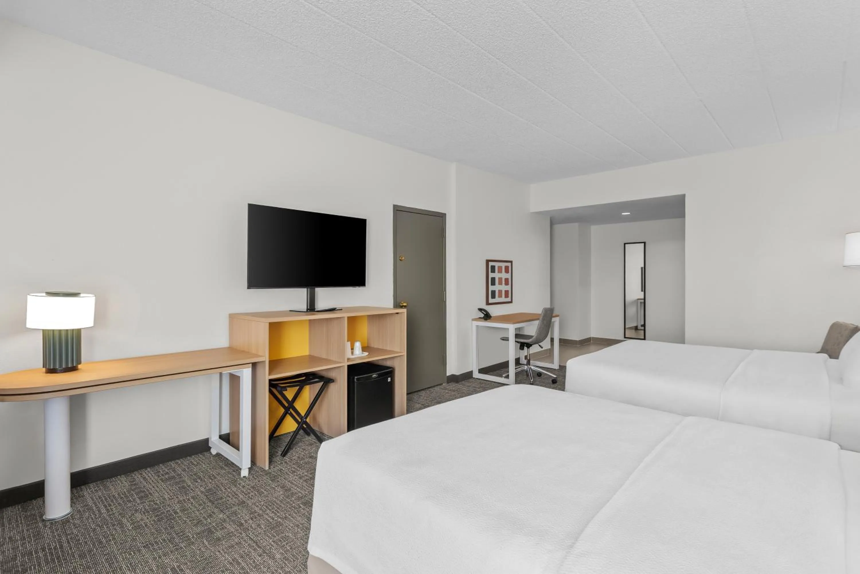 Bed in Spark by Hilton Des Plaines Chicago O'Hare