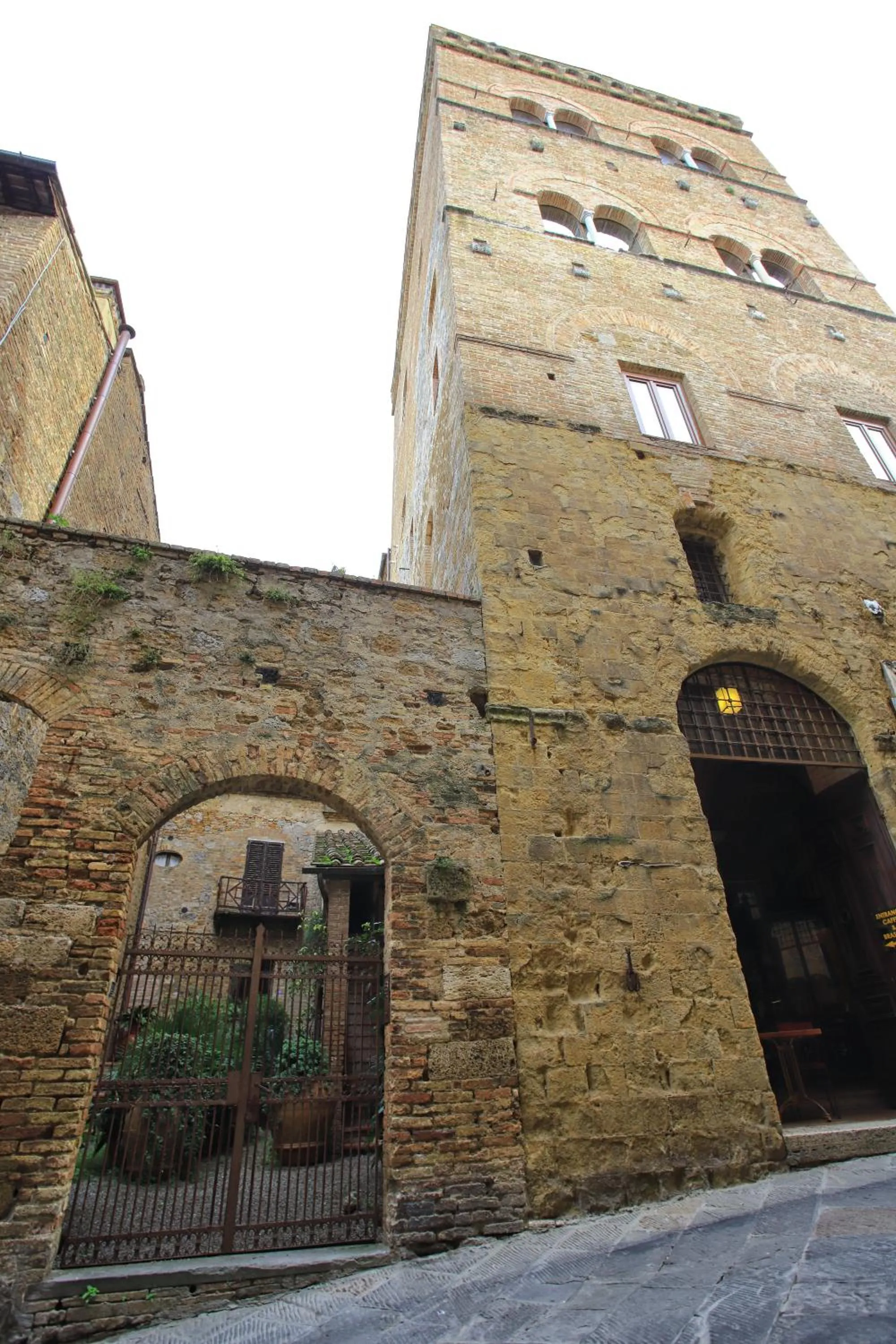 La Torre Nomipesciolini