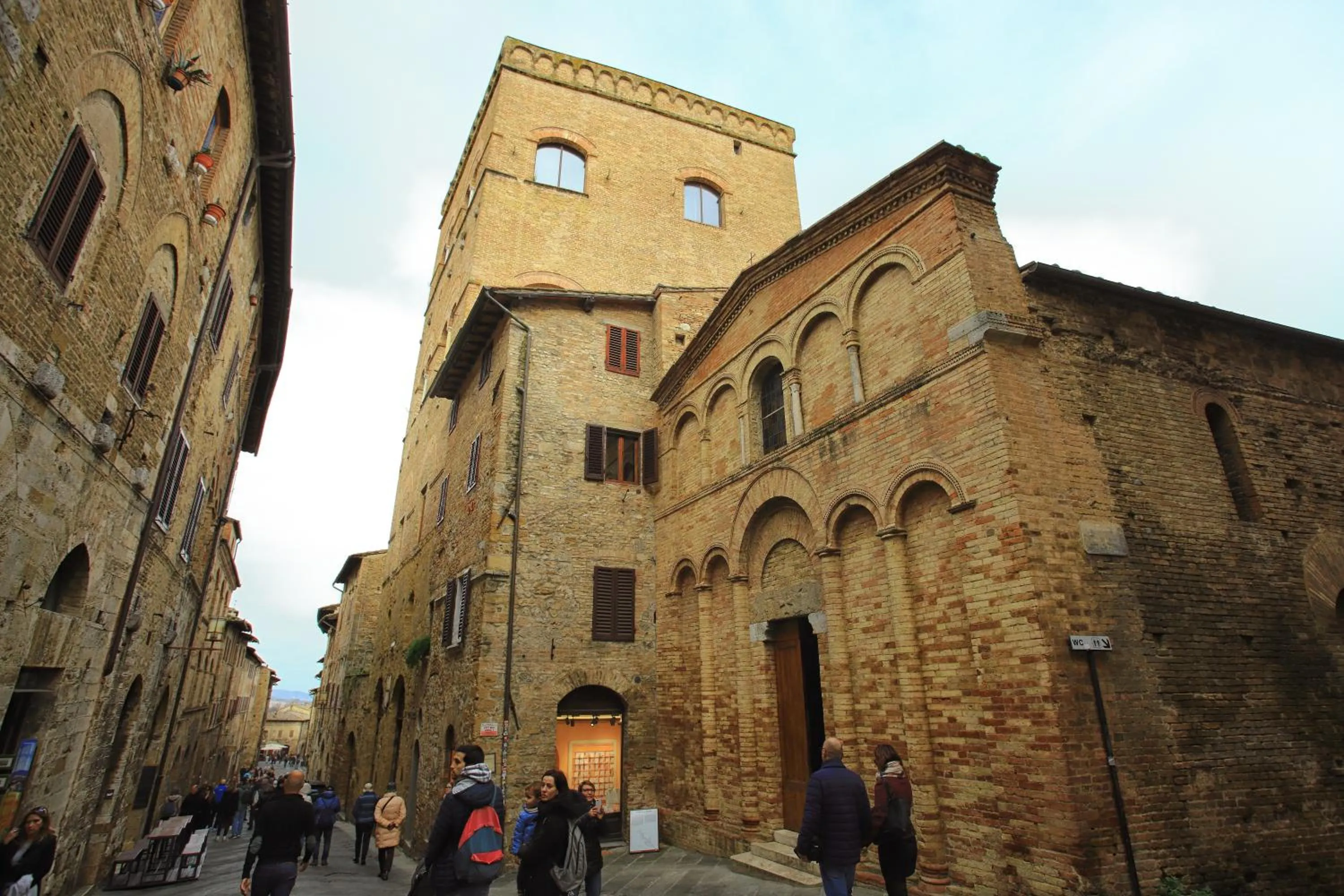 La Torre Nomipesciolini
