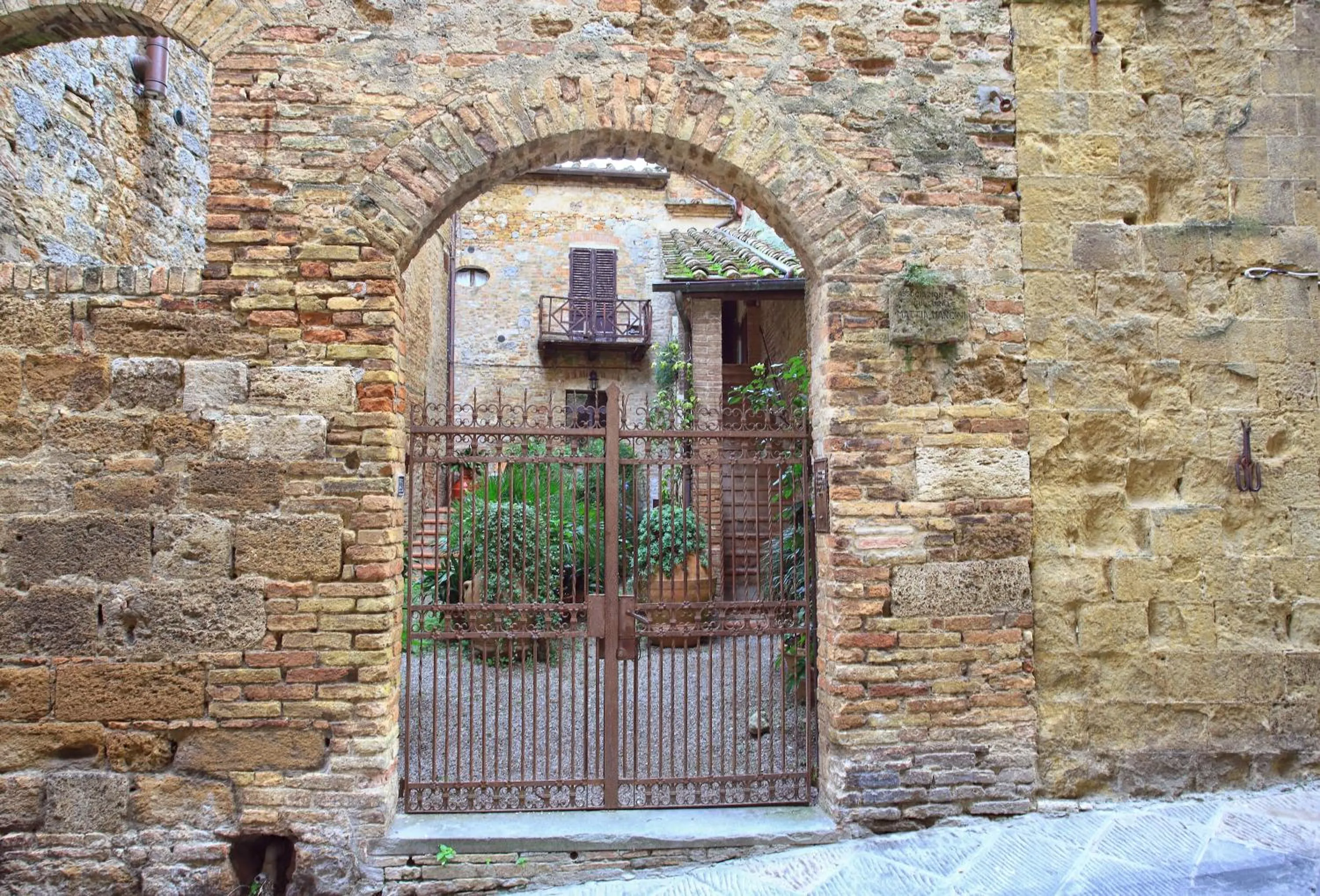 La Torre Nomipesciolini