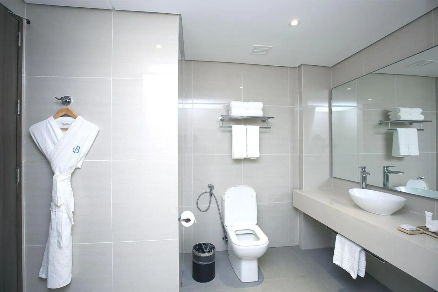 Shower in Belmont Hotel Boracay near Newcoast Beach