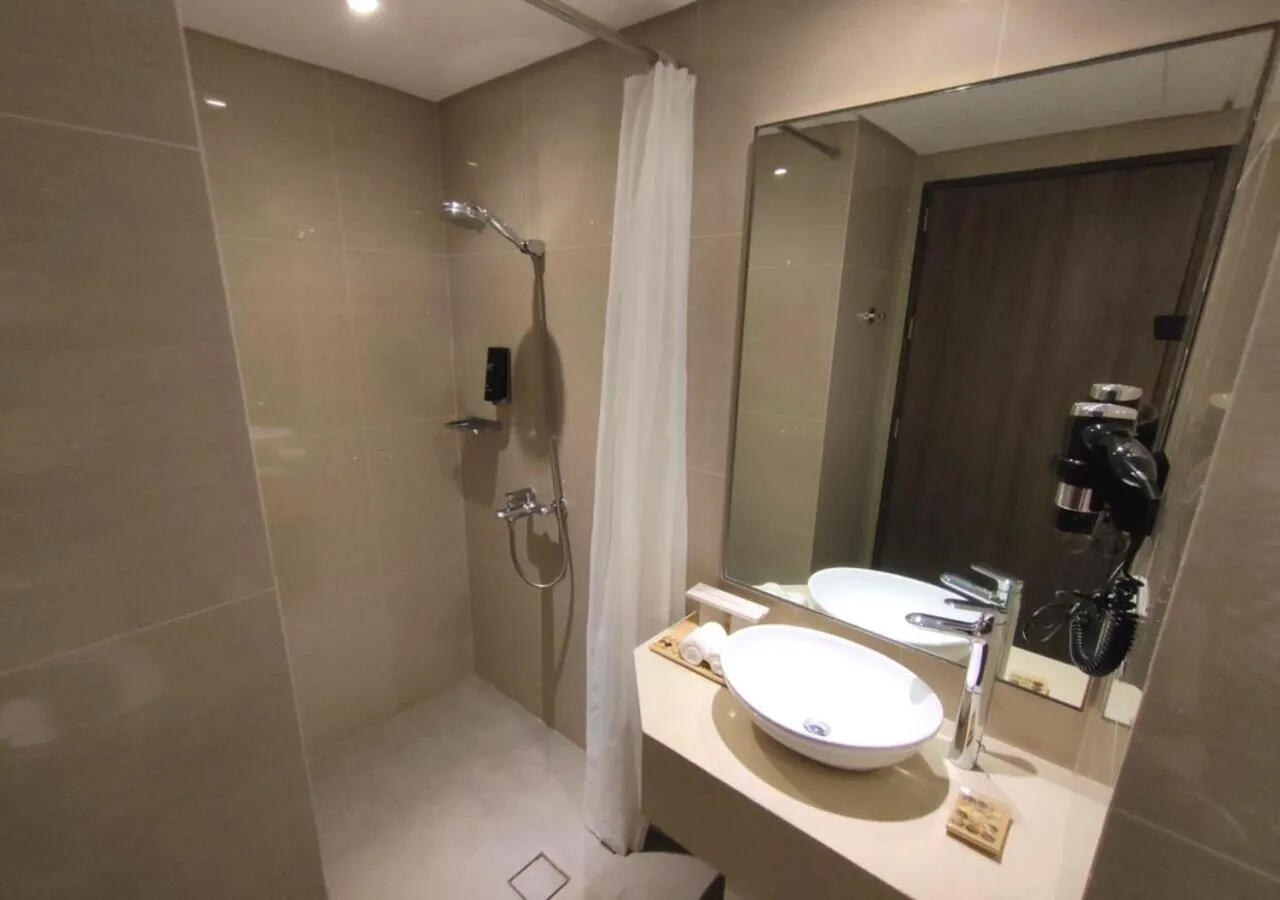 Shower in Belmont Hotel Boracay near Newcoast Beach