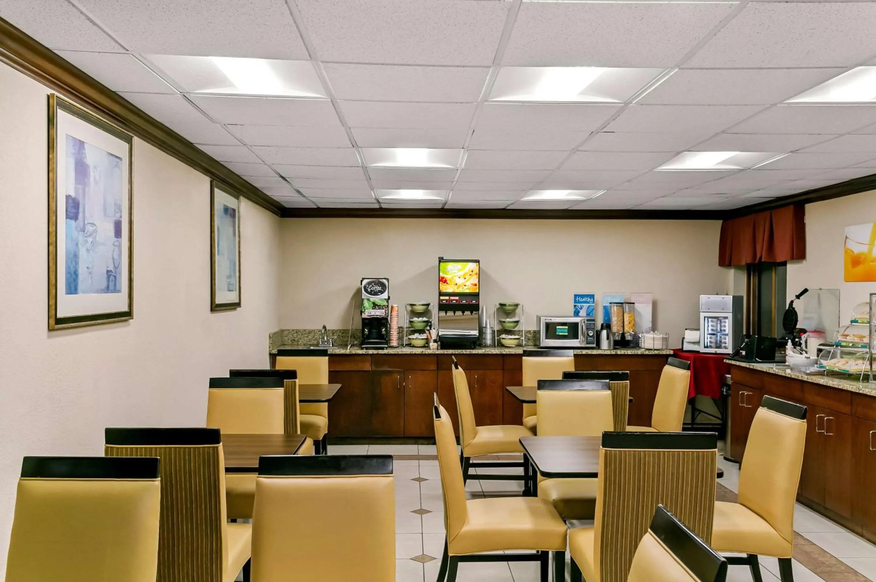 Breakfast in Quality Inn Jessup - Columbia South Near Fort Meade