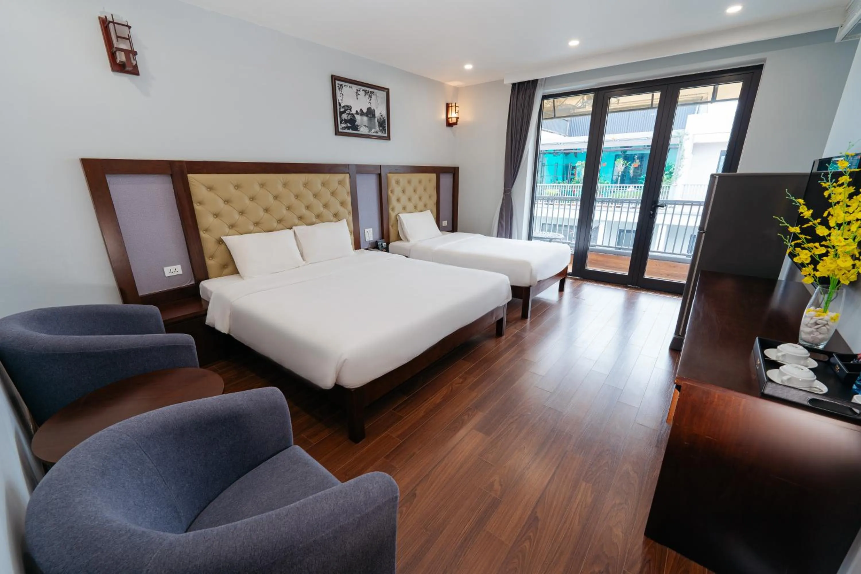 Bed in Topone Halong Hotel