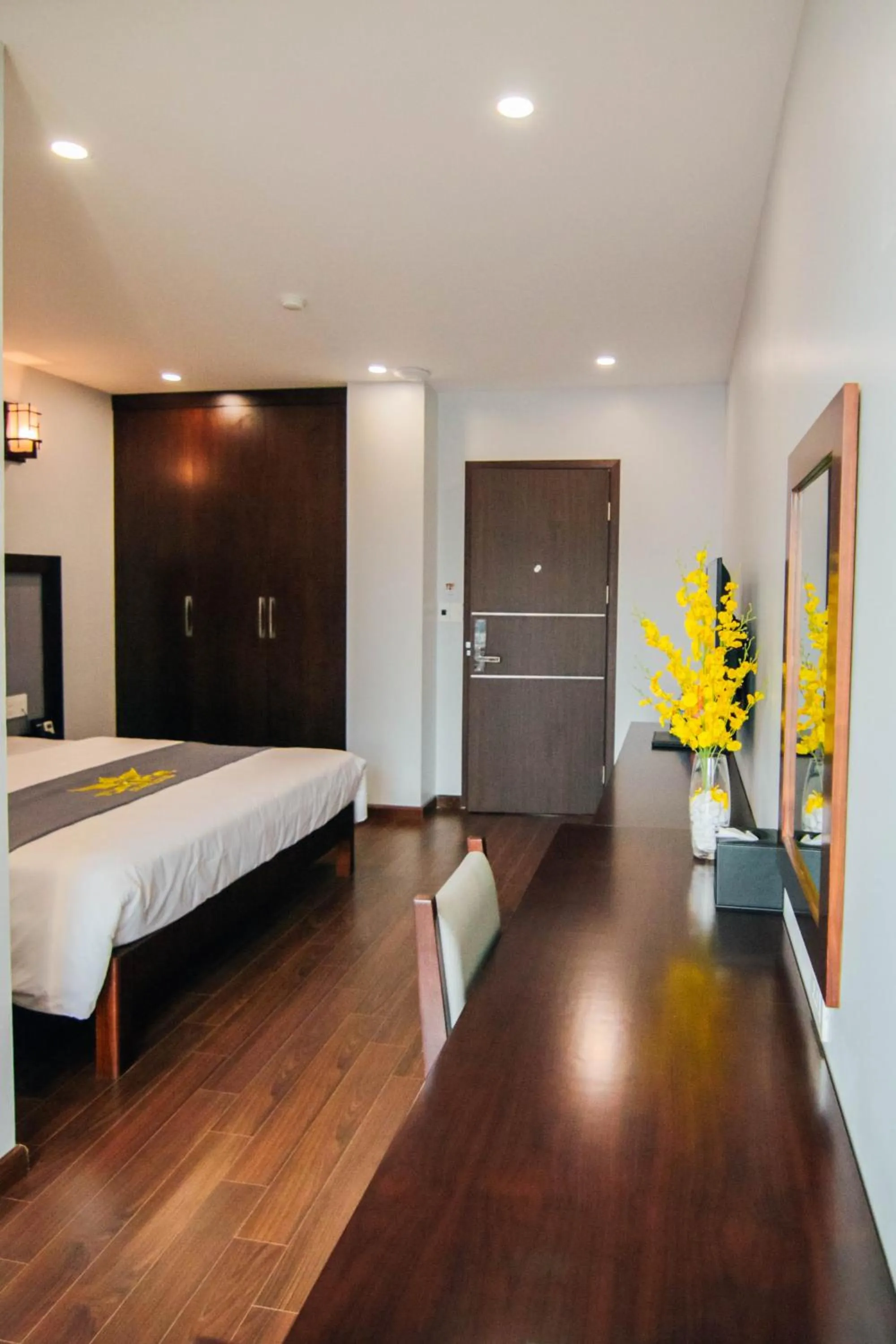 TV and multimedia in Topone Halong Hotel