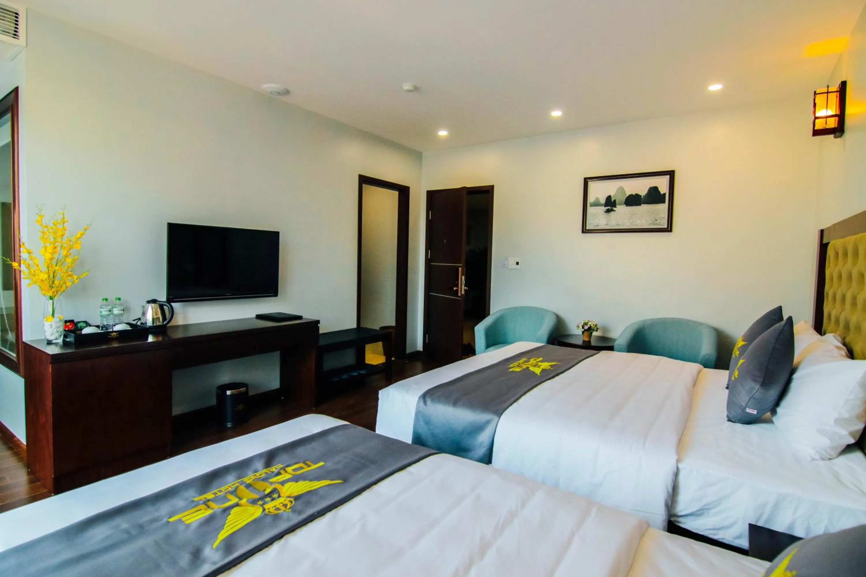 Photo of the whole room in Topone Halong Hotel