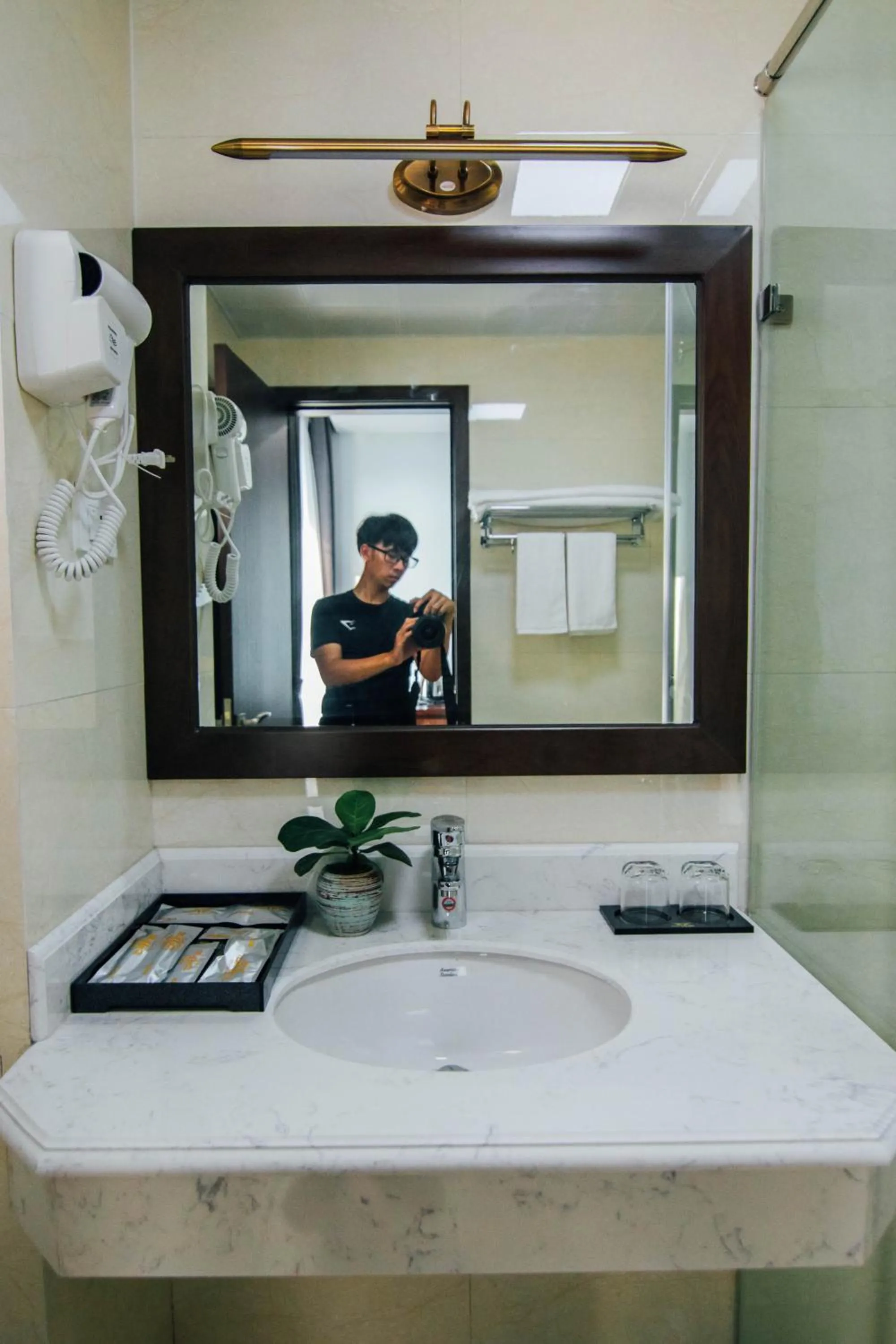 Shower in Topone Halong Hotel