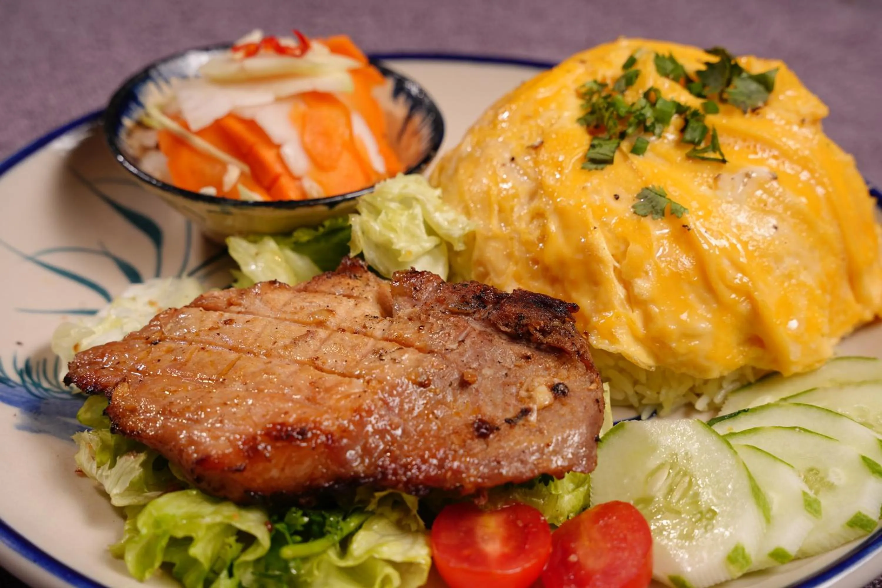 Restaurant/places to eat in Topone Halong Hotel