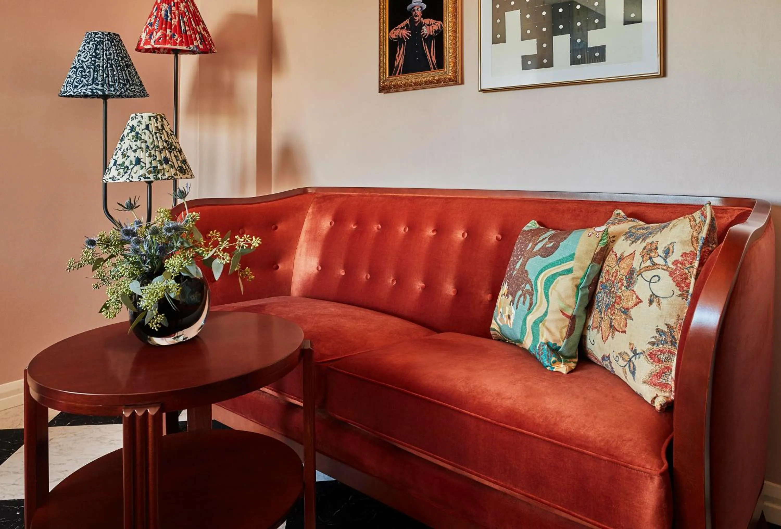 Living room in Graduate by Hilton Seattle