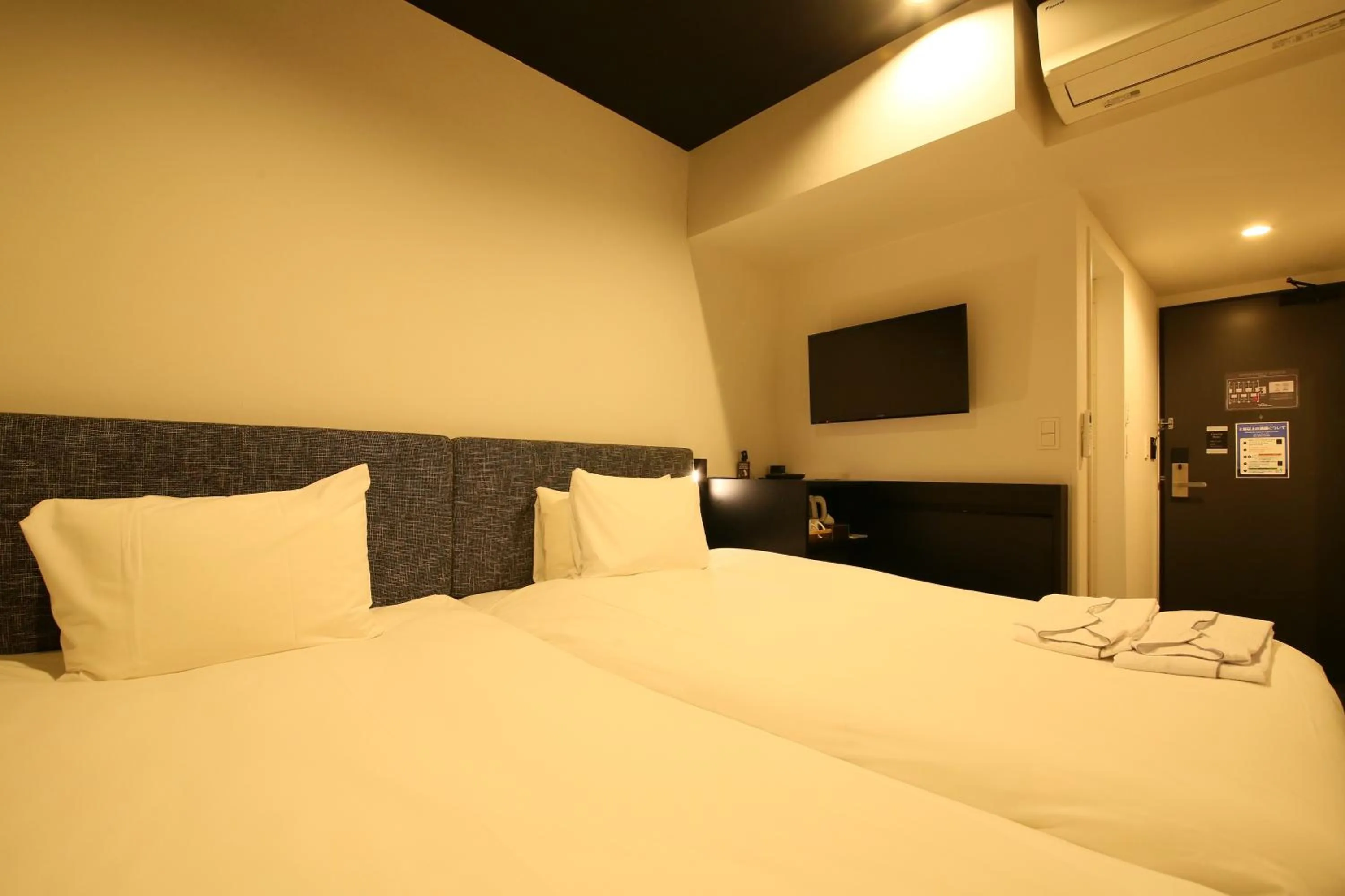 Bed in HOTEL TRAD Replay