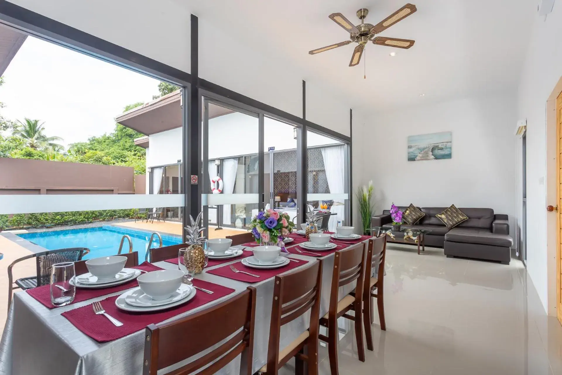Restaurant/places to eat in The Thames Pool Access Resort & Villa - SHA Extra Plus Restaurant/places to eat in The Thames Pool Access Resort & Villa - SHA Extra Plus