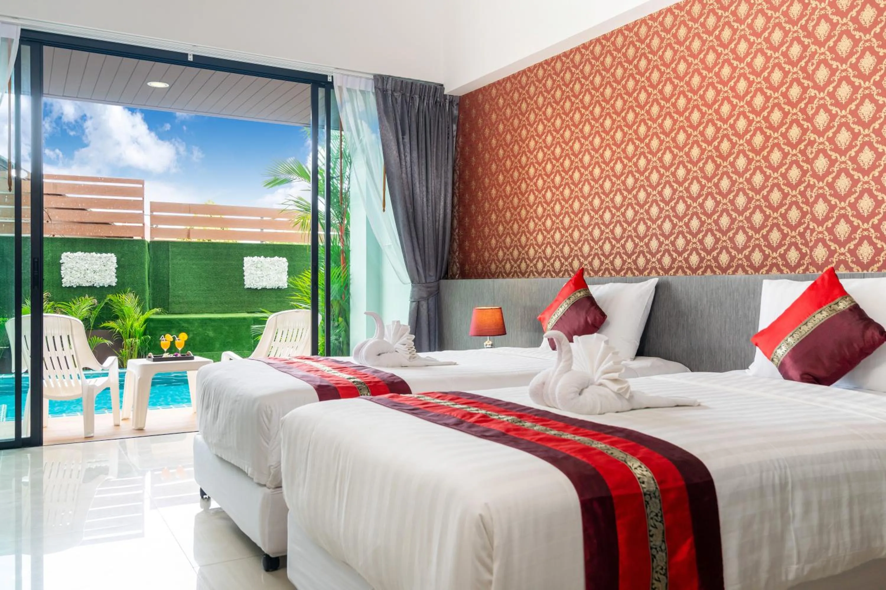 Bedroom, Bed in The Thames Pool Access Resort &amp; Villa - SHA Extra Plus