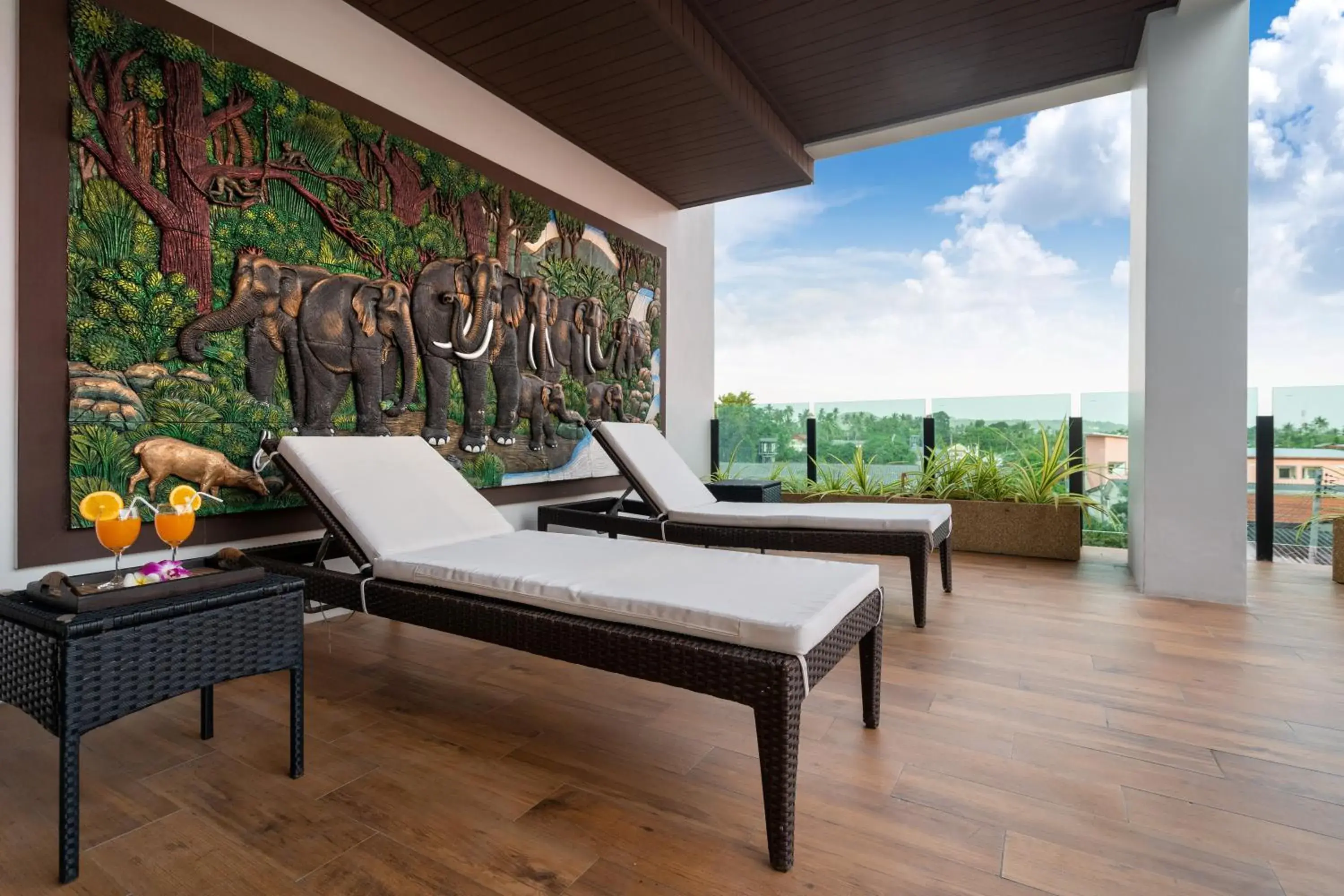 Swimming pool in The Thames Pool Access Resort & Villa - SHA Extra Plus Swimming pool in The Thames Pool Access Resort & Villa - SHA Extra Plus