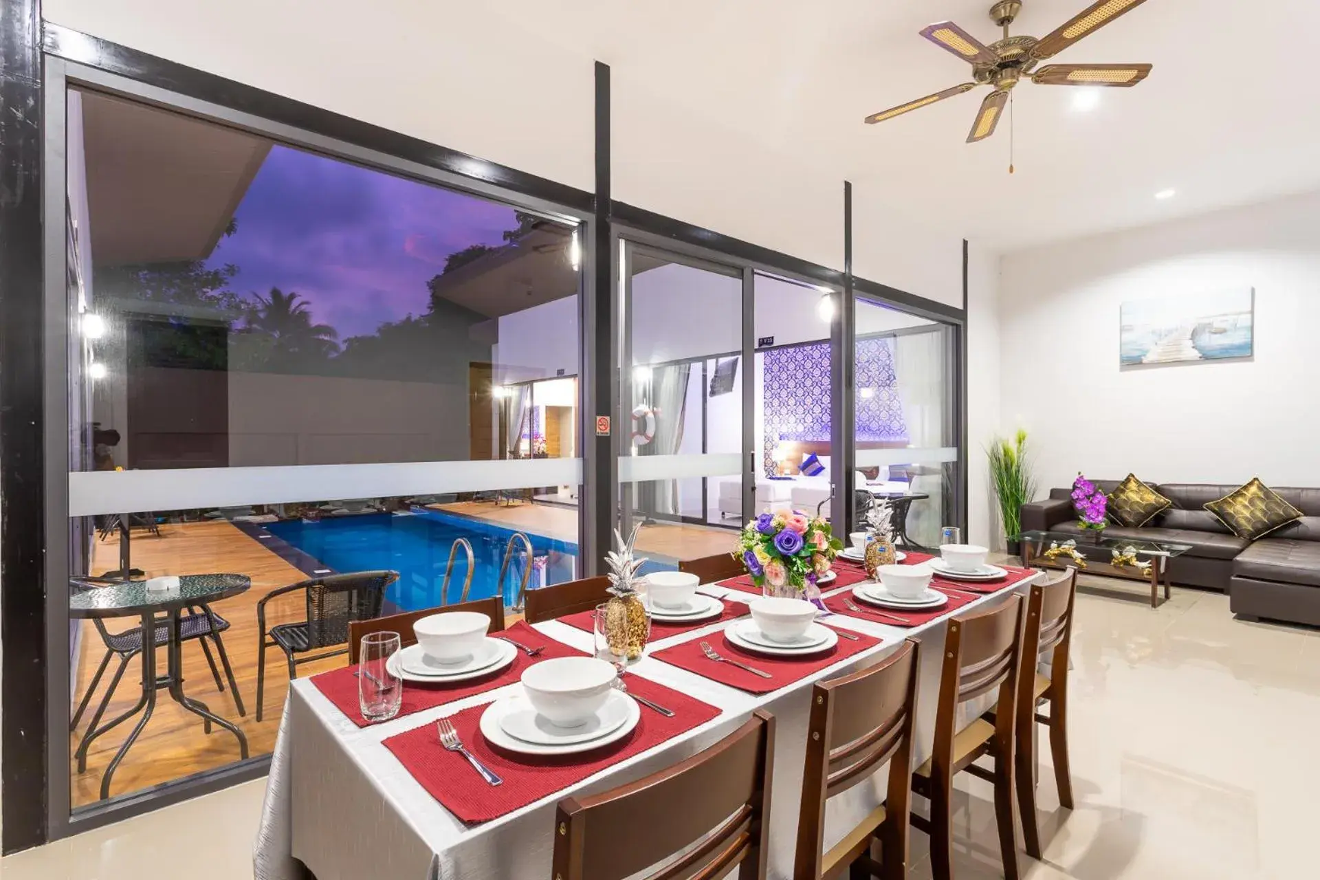 Restaurant/places to eat in The Thames Pool Access Resort & Villa - SHA Extra Plus Restaurant/places to eat in The Thames Pool Access Resort & Villa - SHA Extra Plus