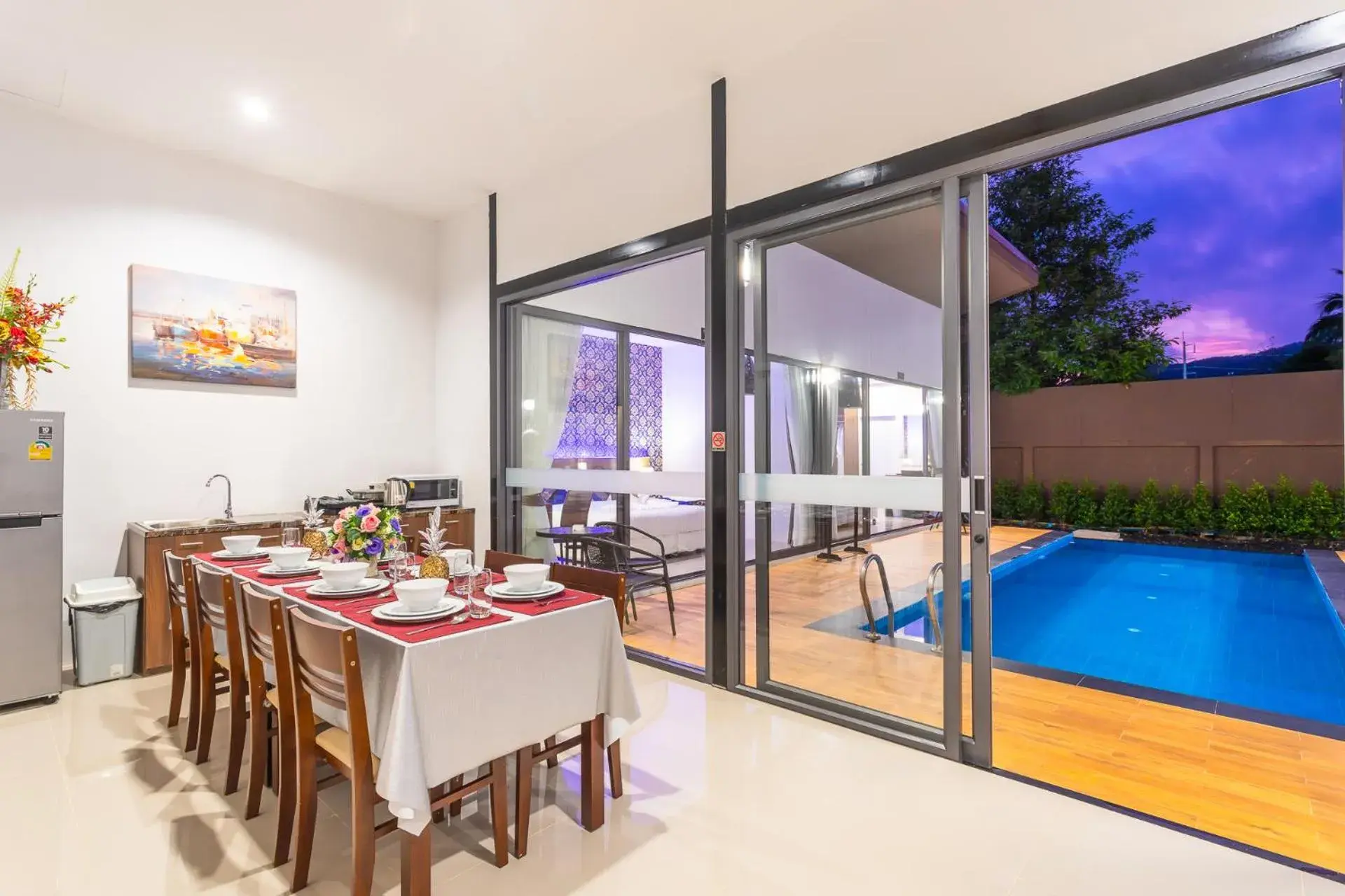 Restaurant/places to eat in The Thames Pool Access Resort & Villa - SHA Extra Plus Restaurant/places to eat in The Thames Pool Access Resort & Villa - SHA Extra Plus