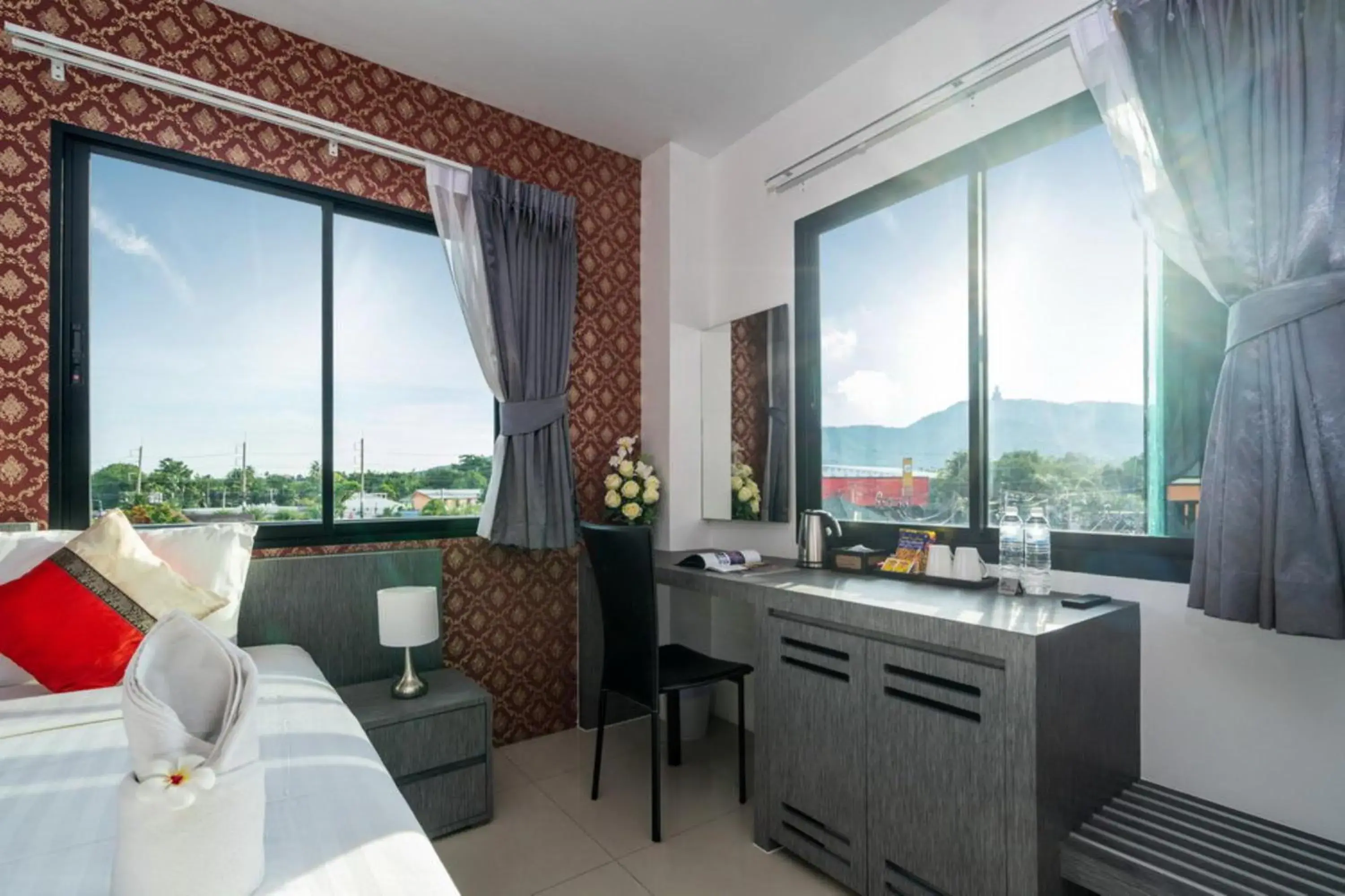 Mountain view in The Thames Pool Access Resort & Villa - SHA Extra Plus Mountain view in The Thames Pool Access Resort & Villa - SHA Extra Plus