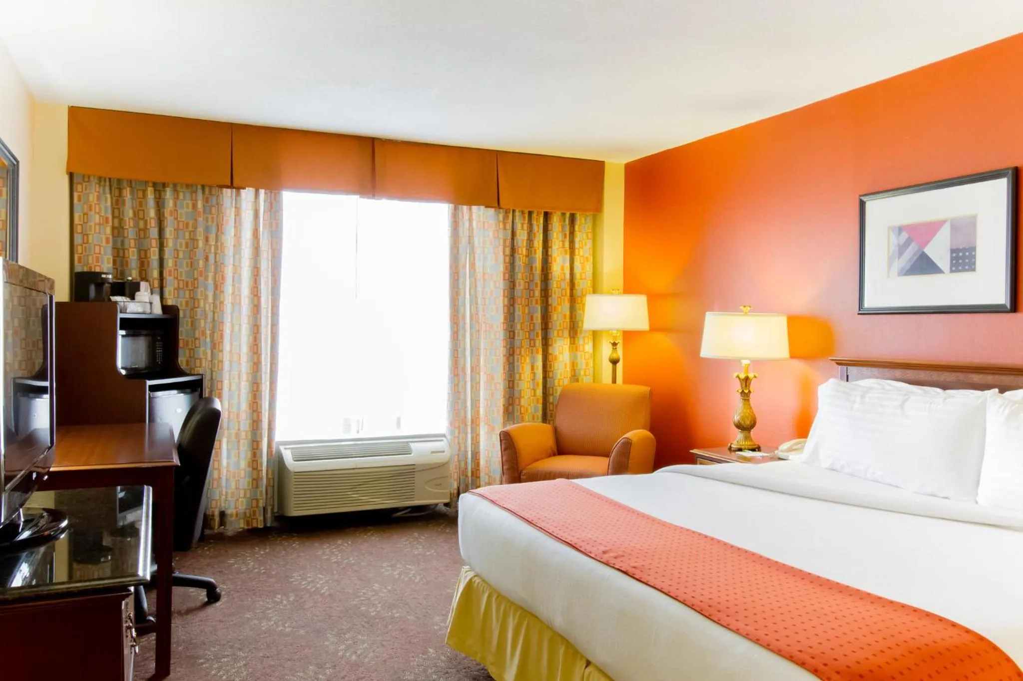 Photo of the whole room, Bed in Holiday Inn O'Hare Area by IHG