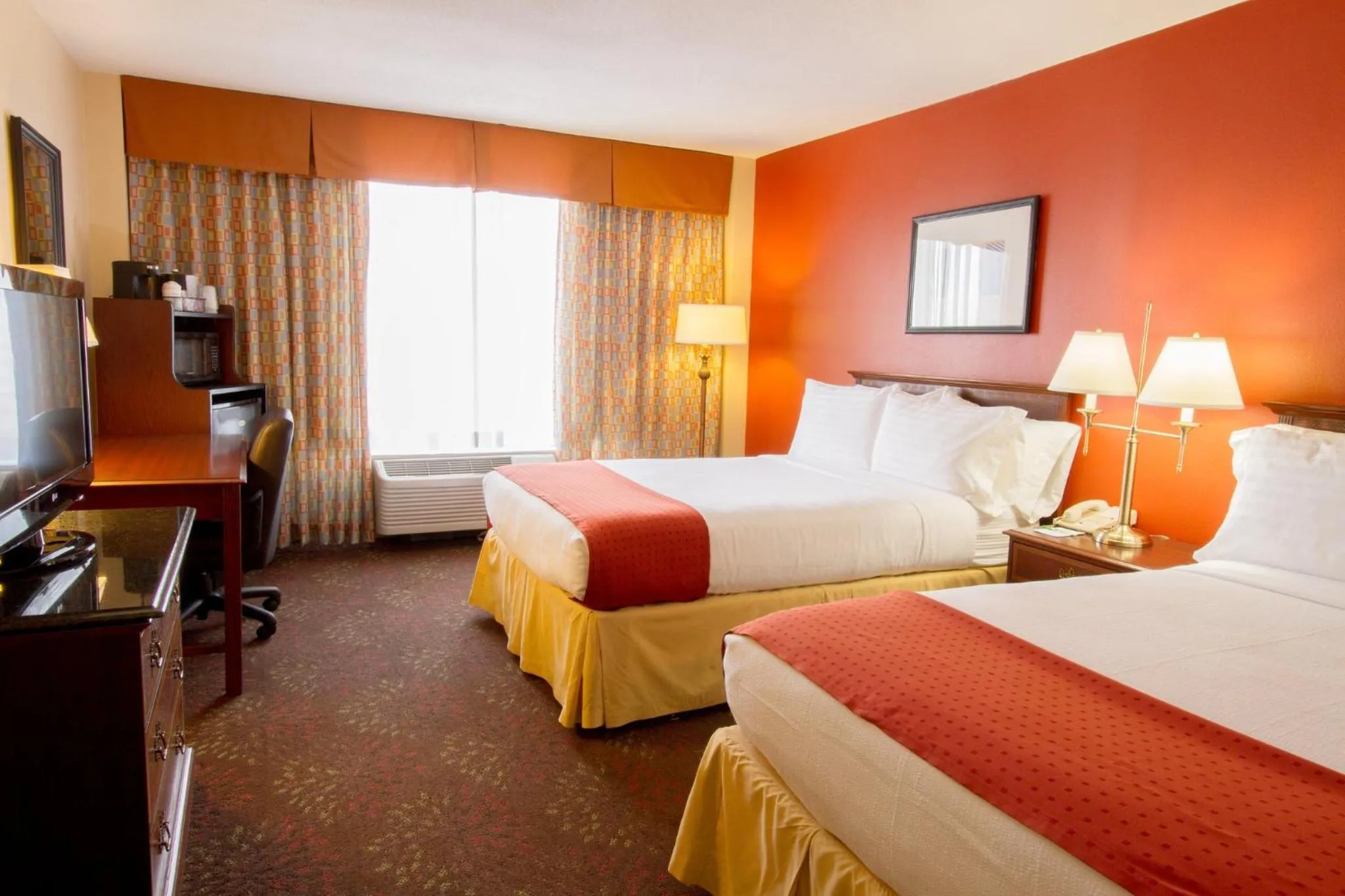 Photo of the whole room, Bed in Holiday Inn O'Hare Area by IHG