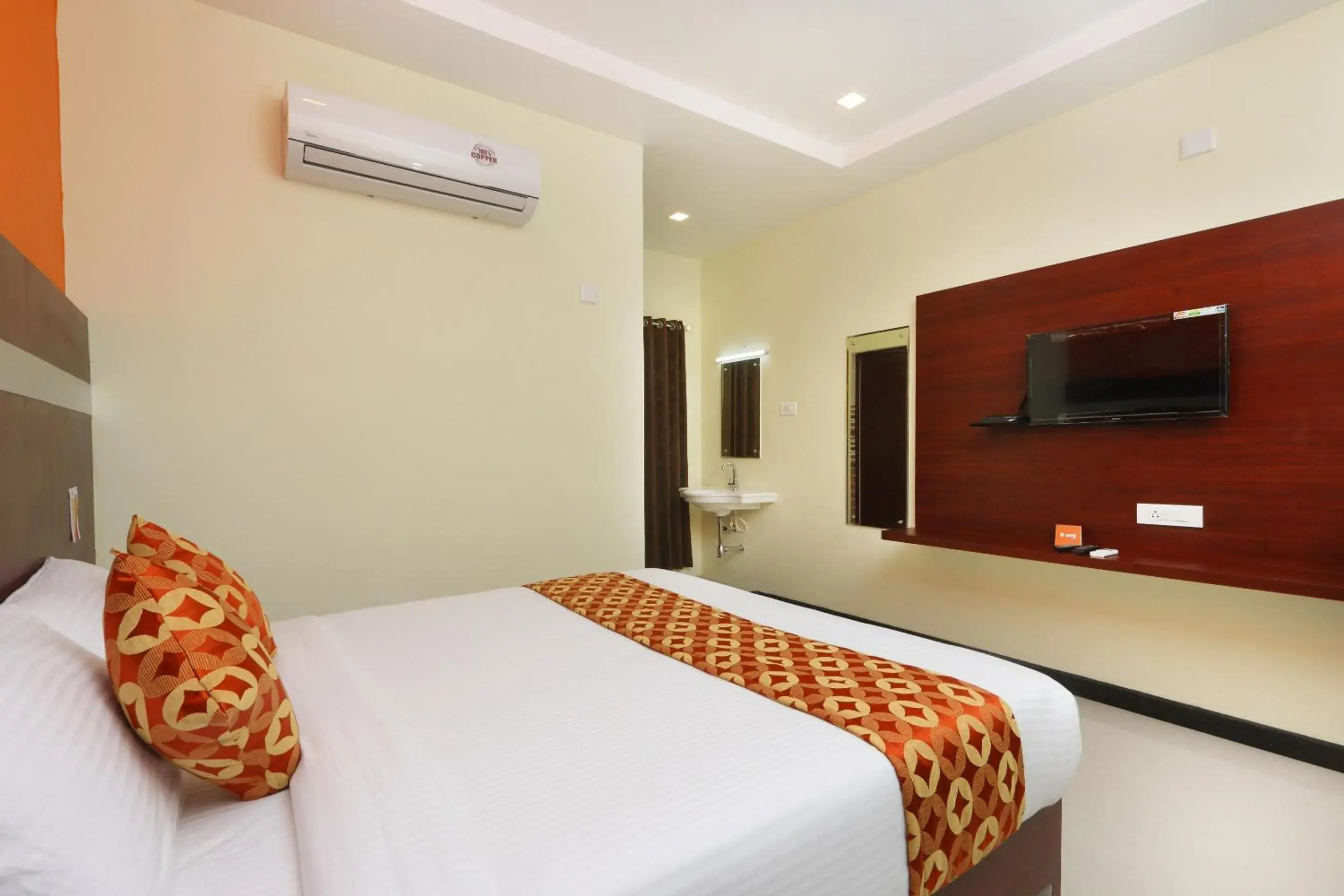 Superior Double Room in Hotel Ramcharan Residency, Tirupati Superior Double Room in Hotel Ramcharan Residency, Tirupati
