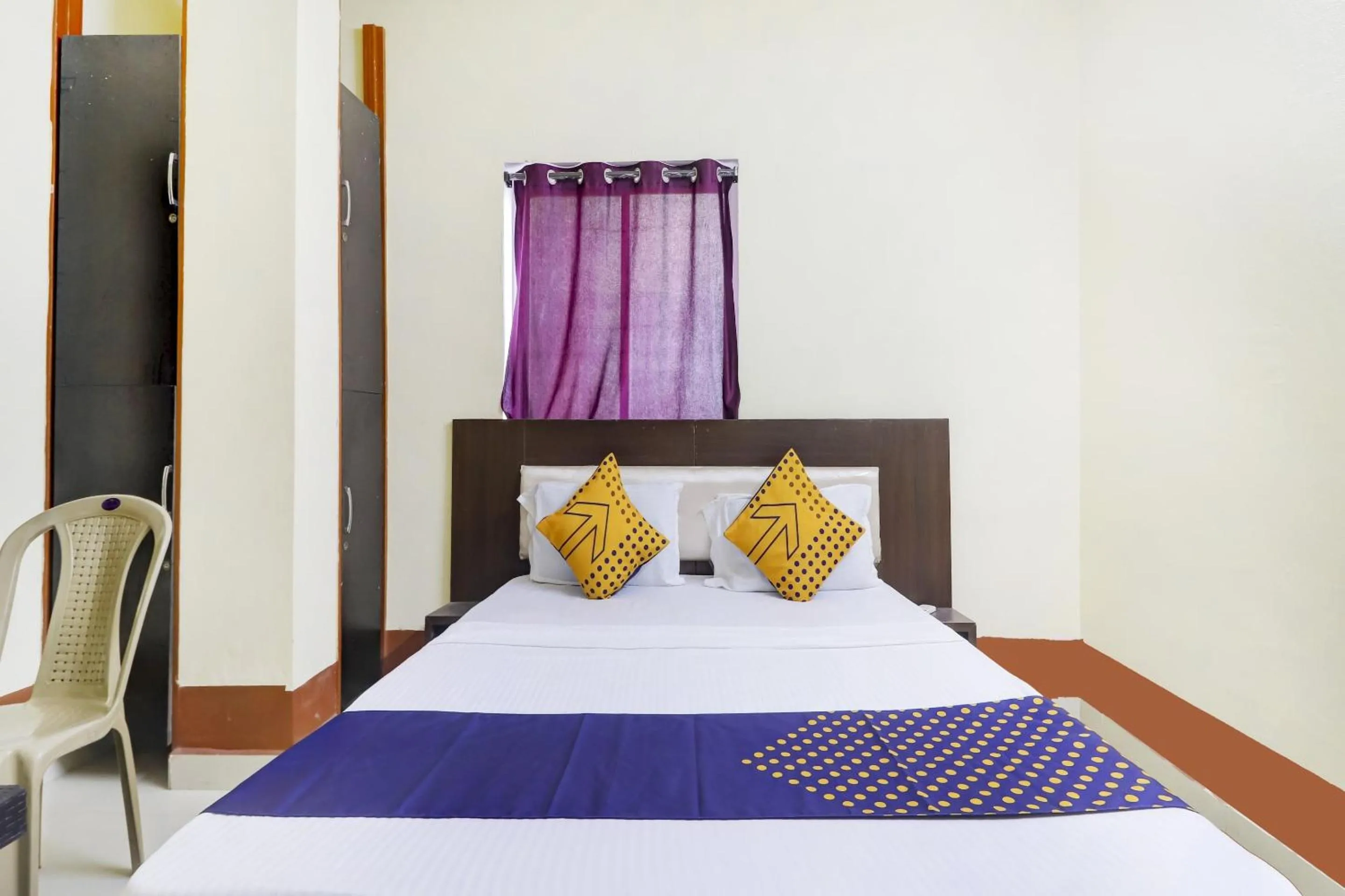 Bedroom, Bed in Hotel O Srinidhi Inn