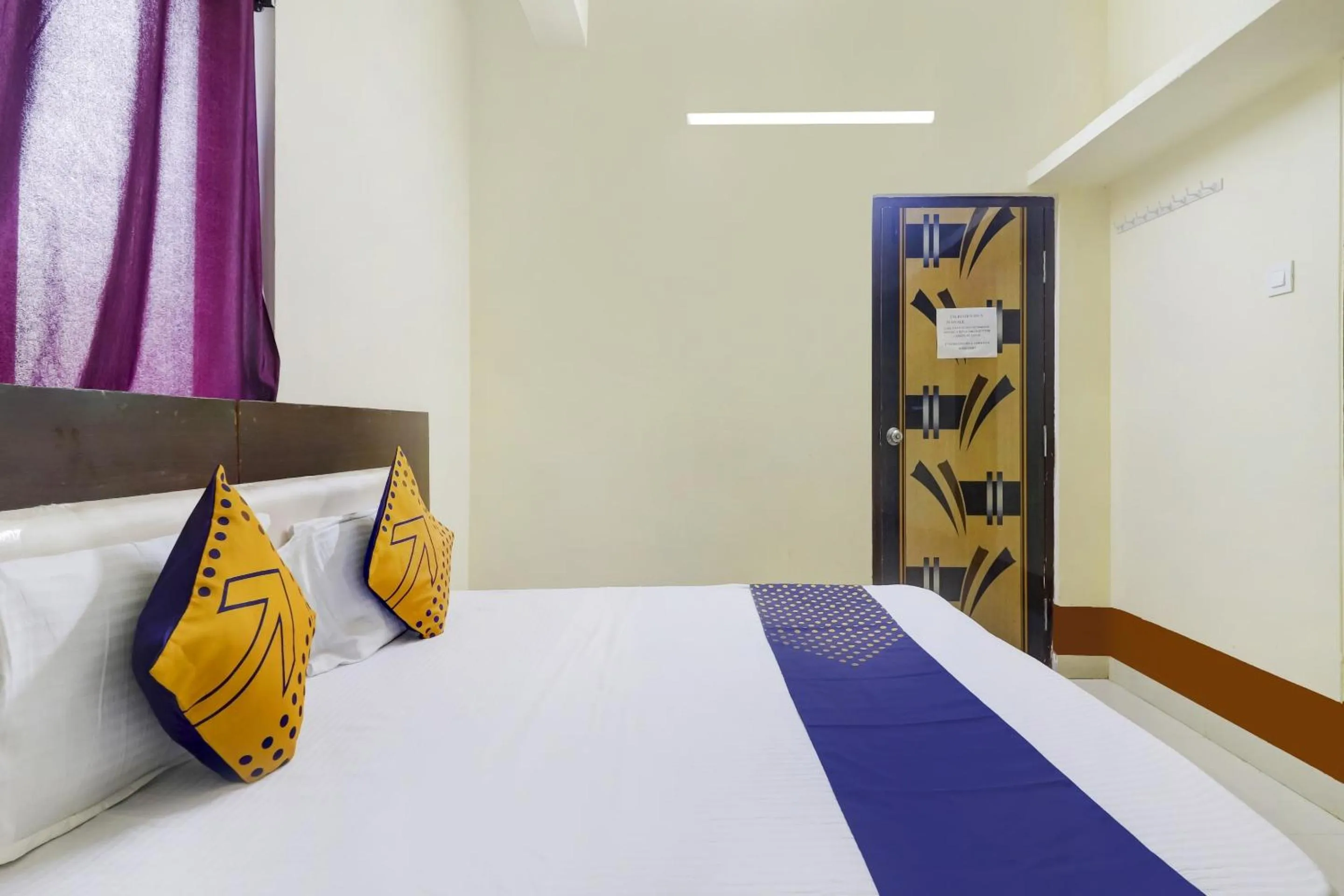 Lobby or reception, Bed in Hotel O Srinidhi Inn
