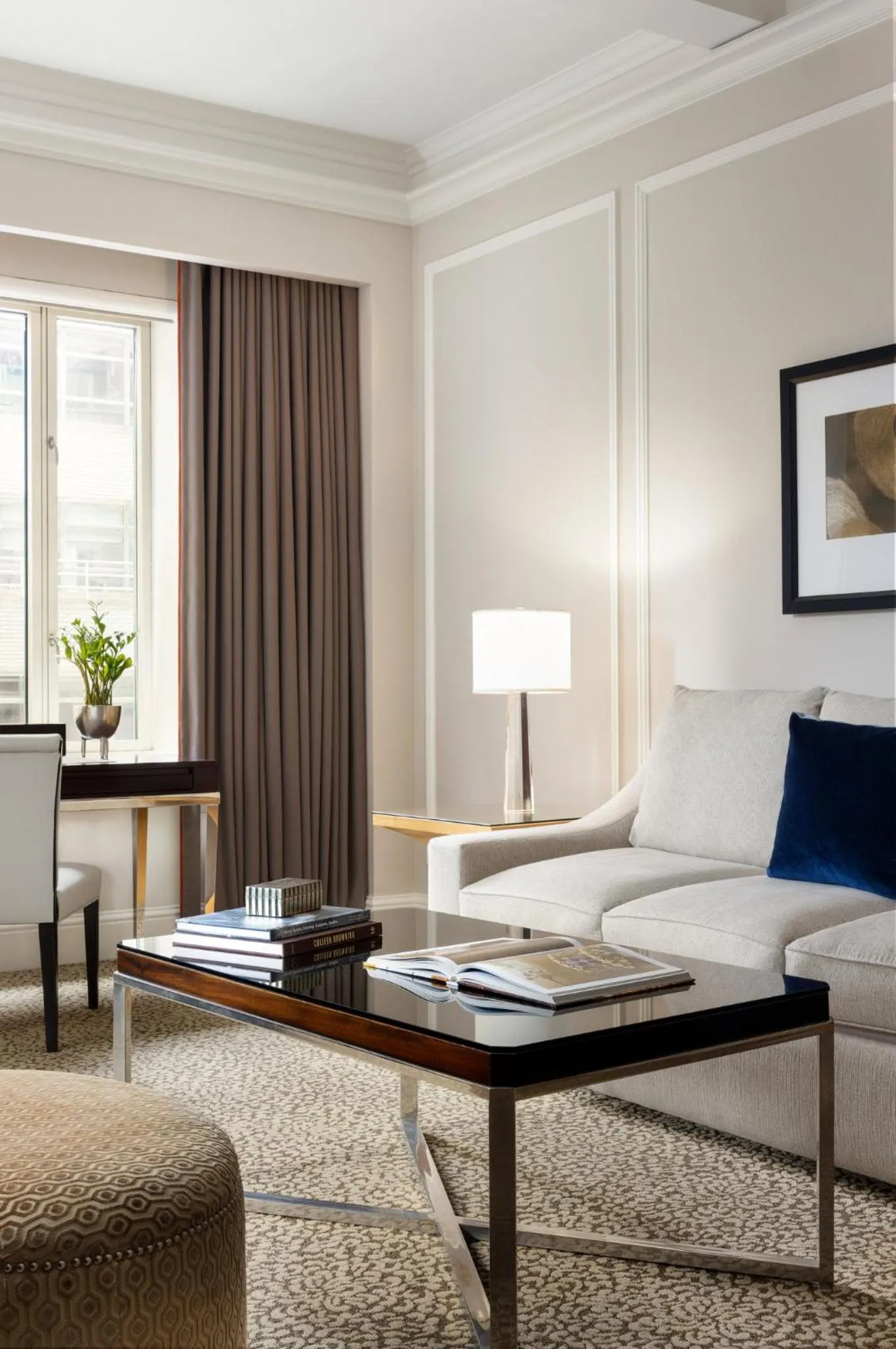 Photo of the whole room in Omni Berkshire Place