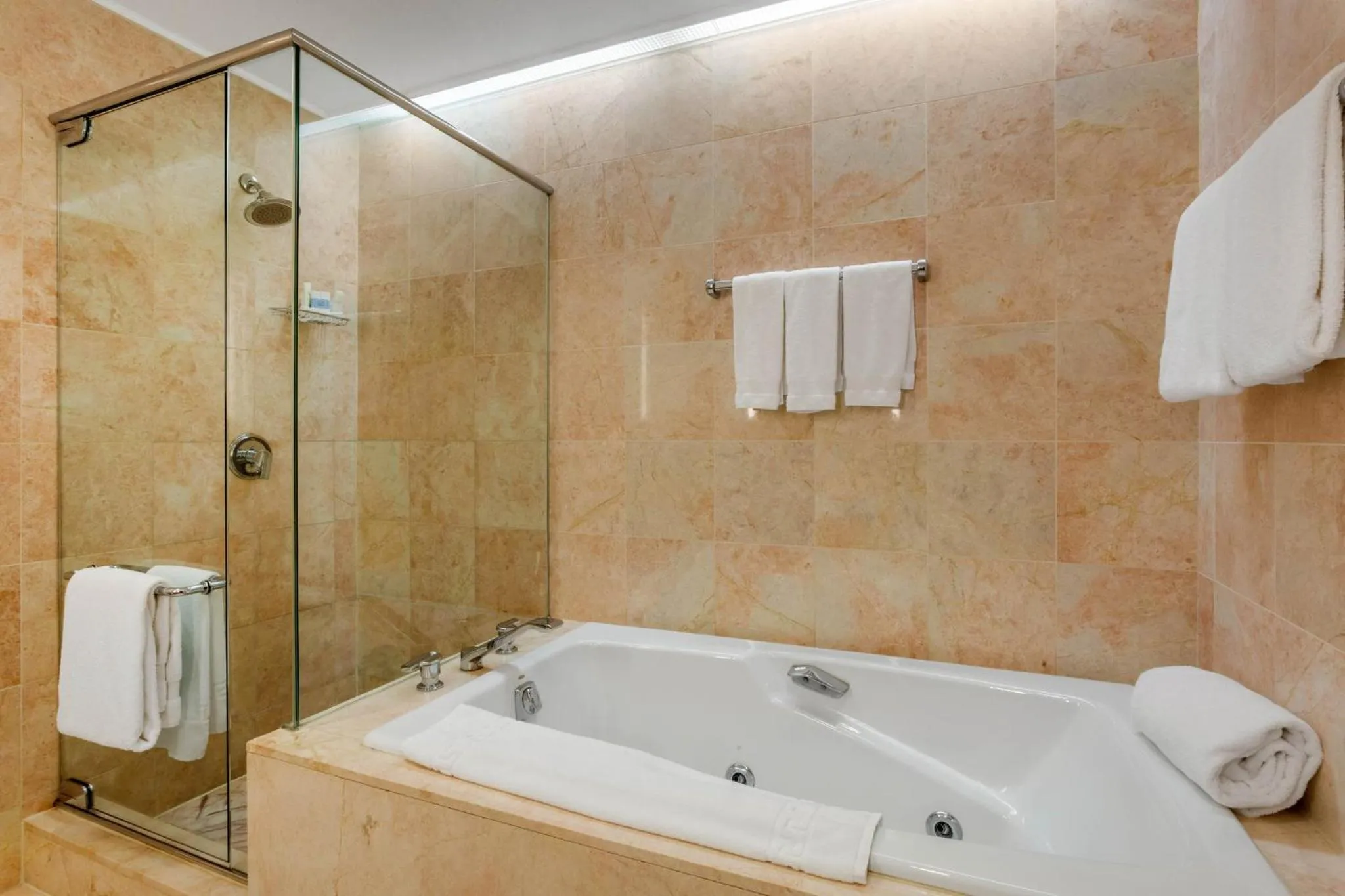 Photo of the whole room in Omni Berkshire Place