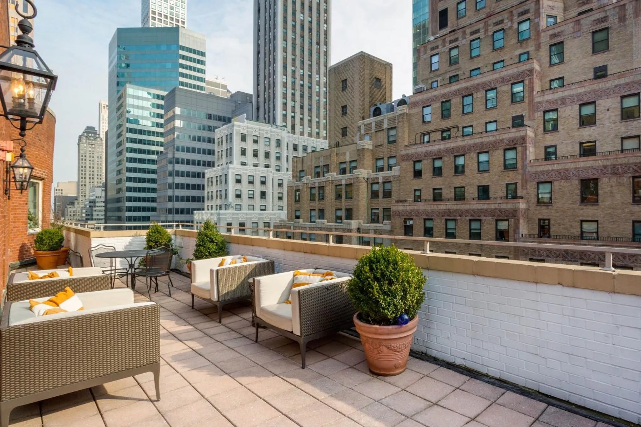 Photo of the whole room in Omni Berkshire Place