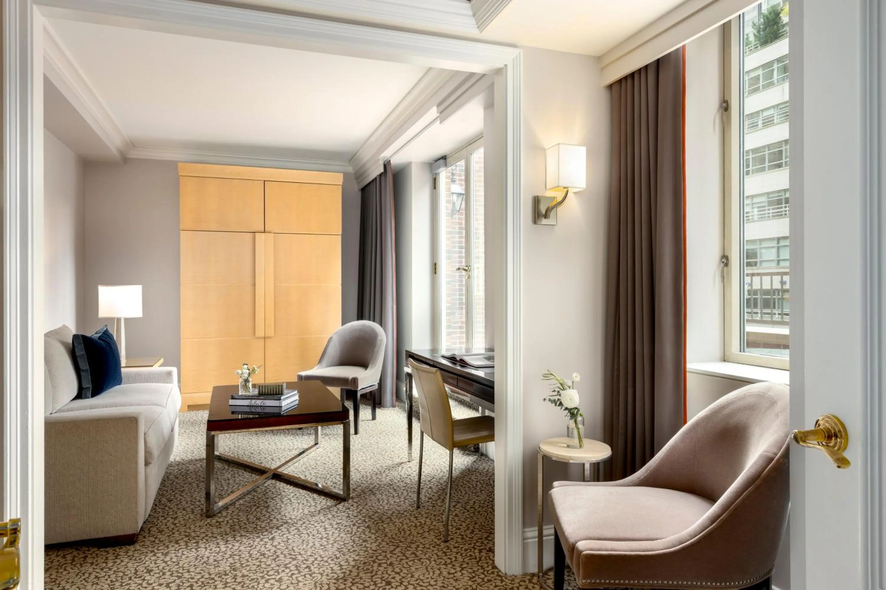 Photo of the whole room in Omni Berkshire Place