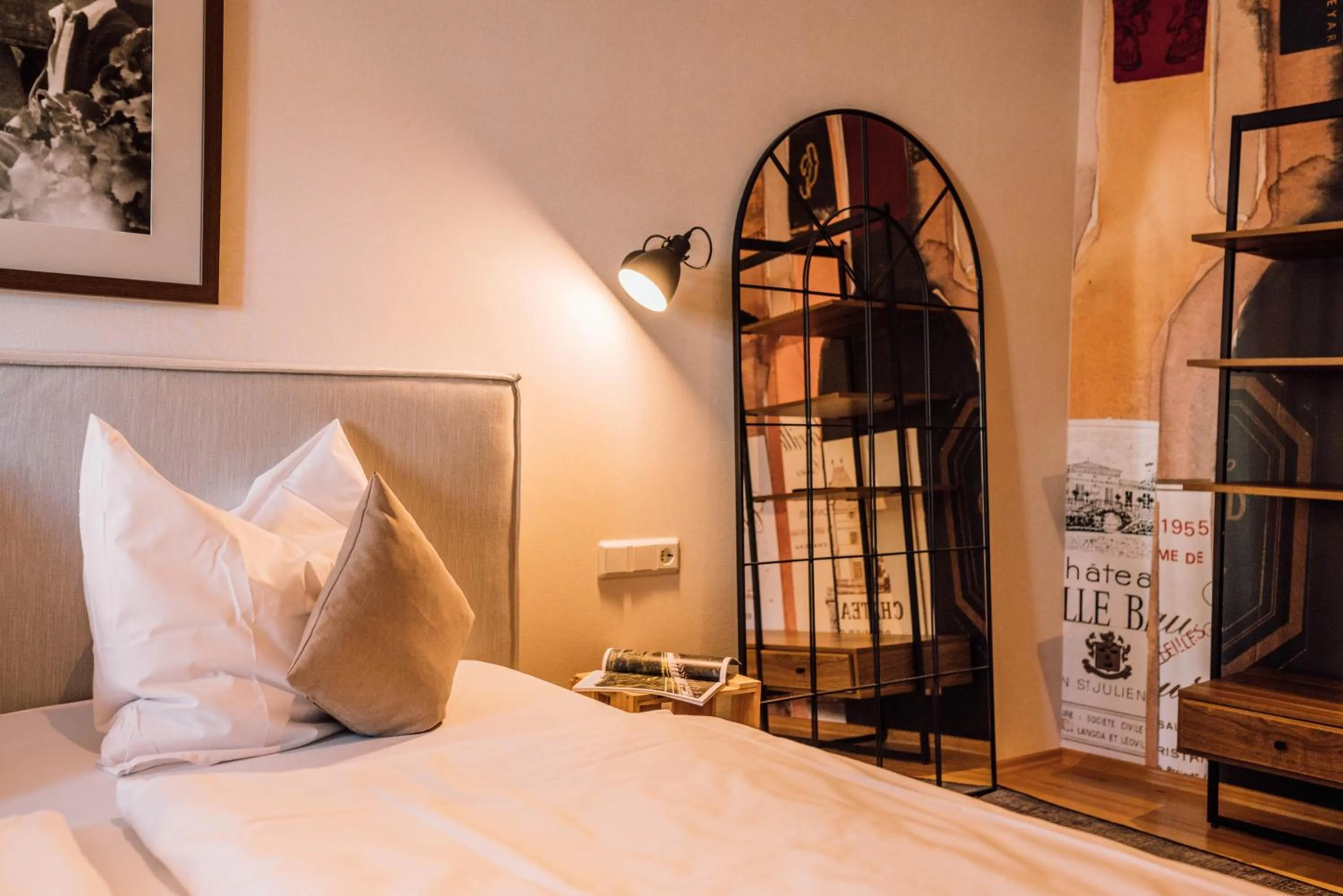 Photo of the whole room, Bed in Schmidtburger Hof