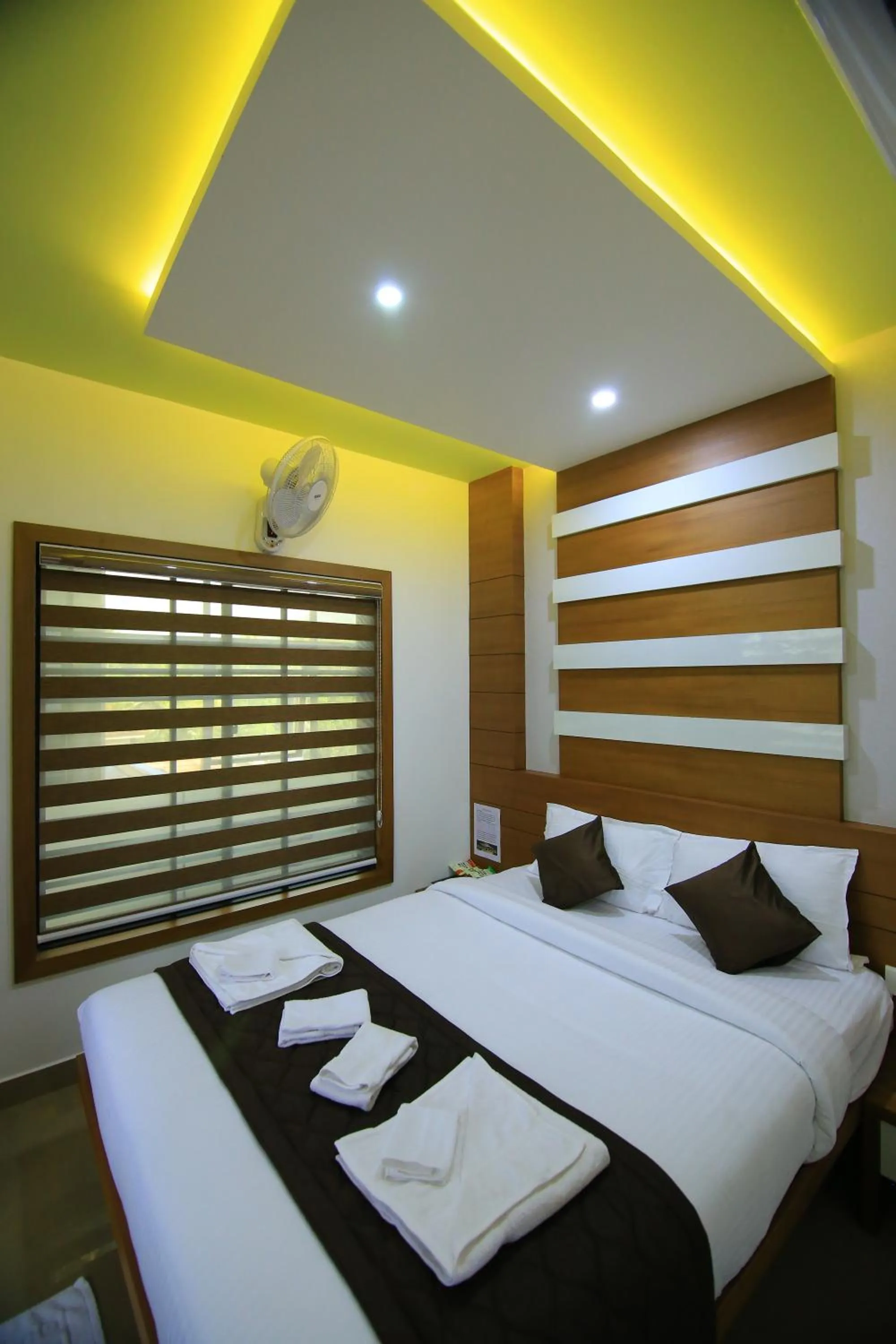 Guests, Bed in Royal Plaza Wayanad