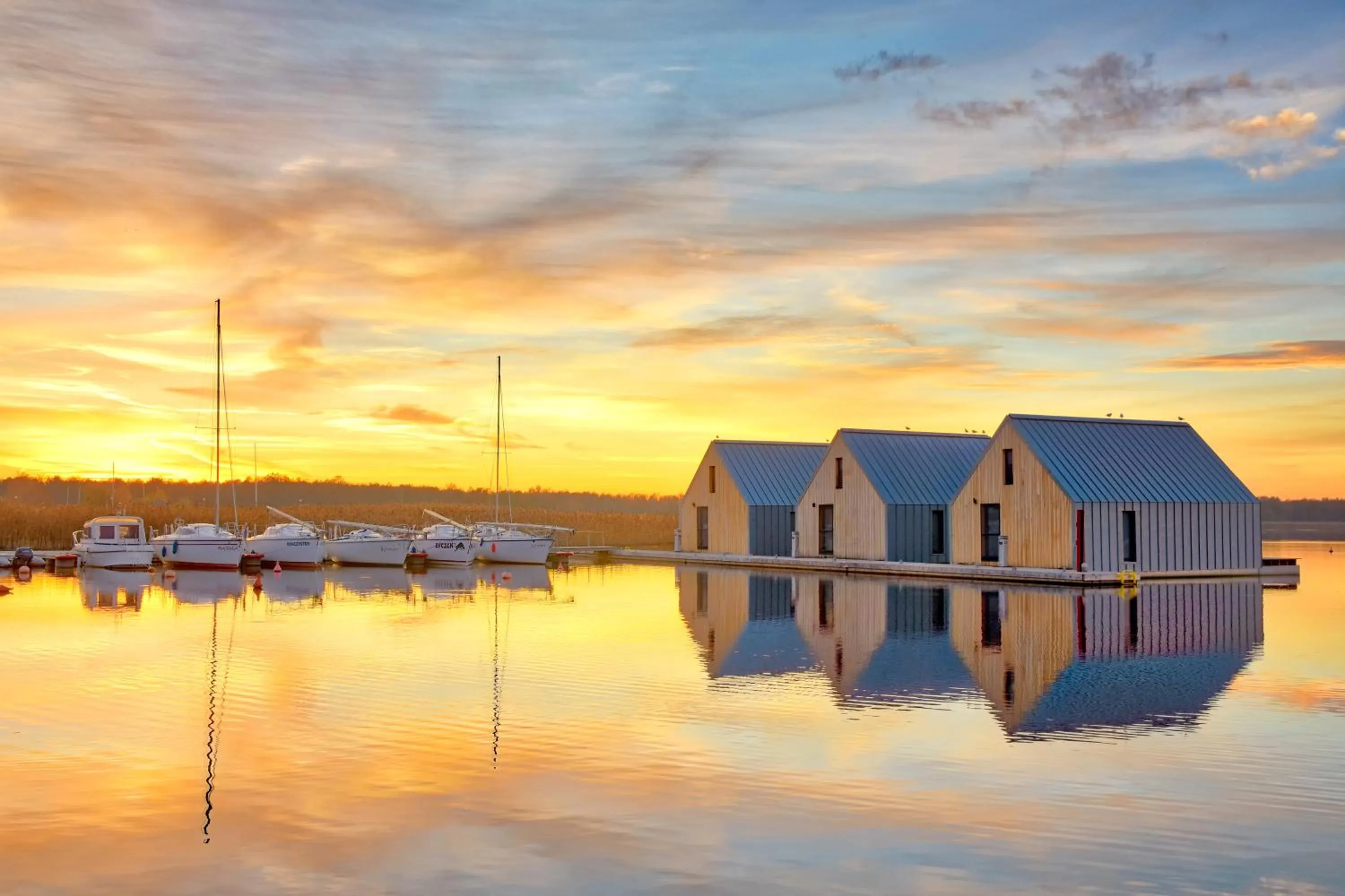 Sunset in Domy na Wodzie na Mazurach