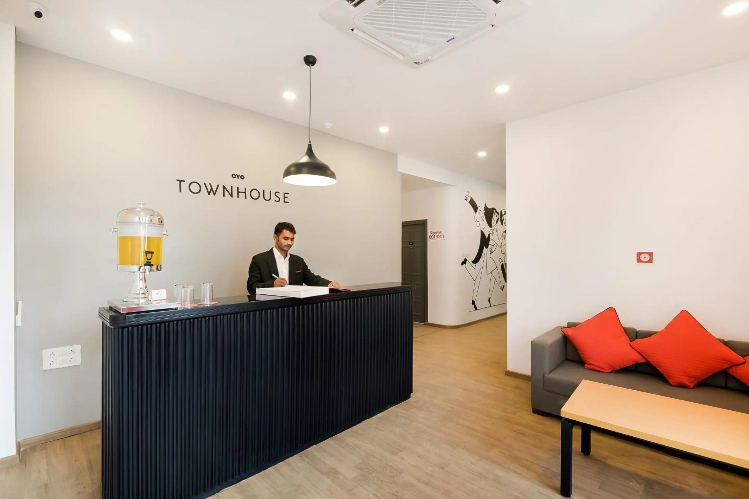 Lobby or reception in Townhouse The Awadh Airport