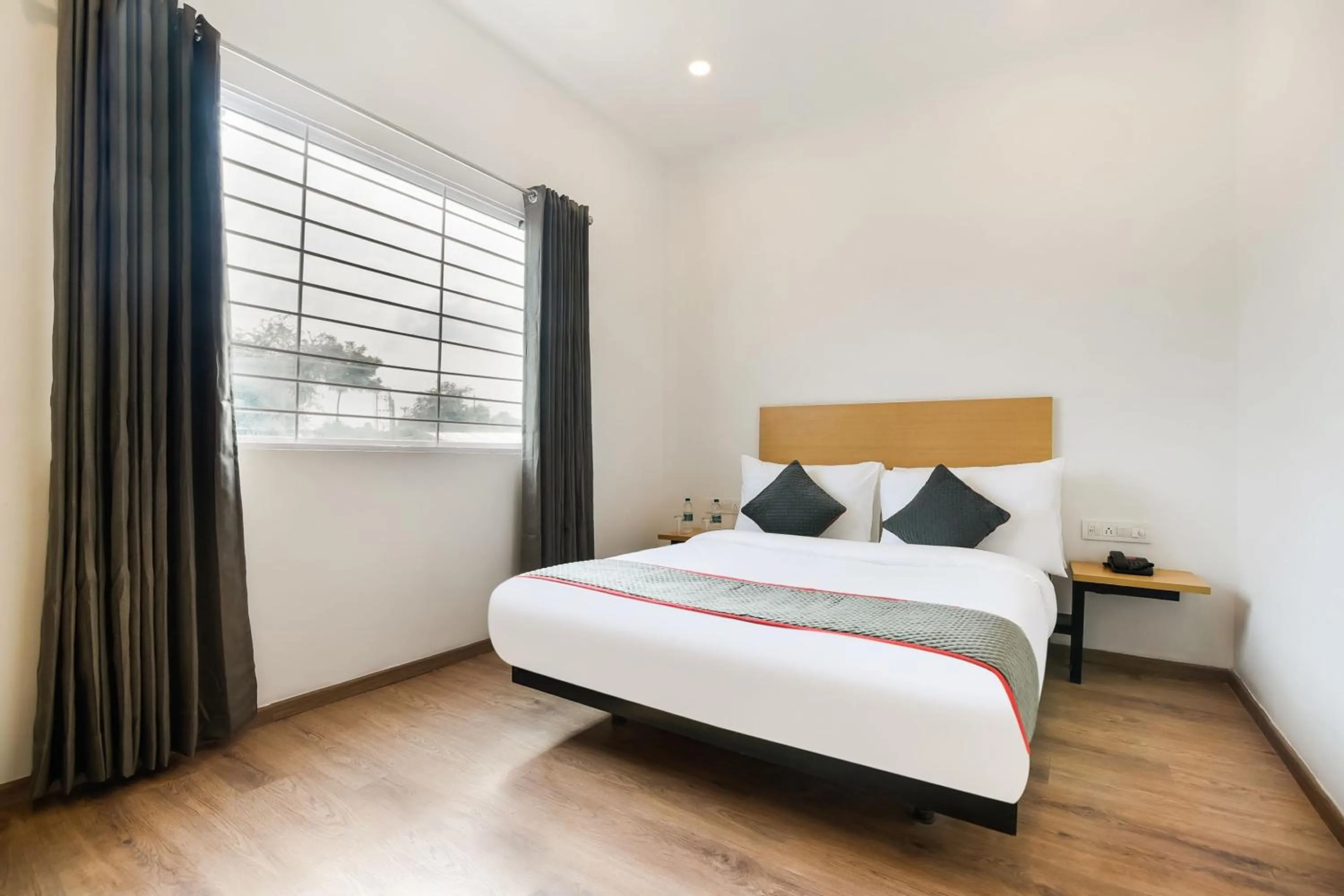 Bedroom, Bed in Townhouse The Awadh Airport