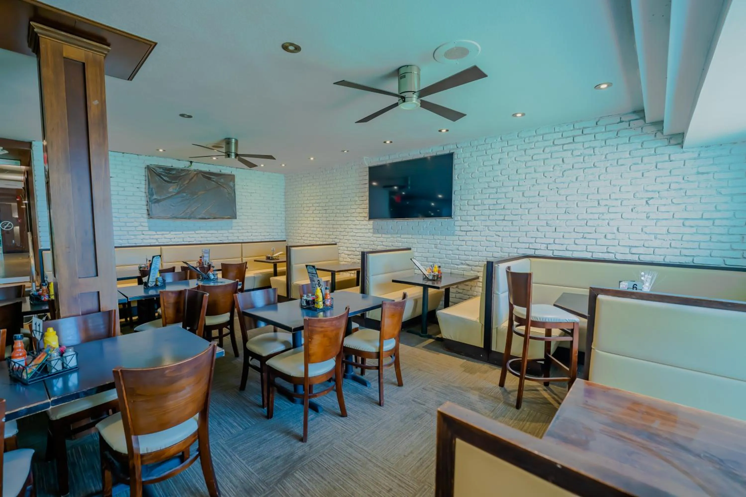 Restaurant/places to eat in Boca Plaza