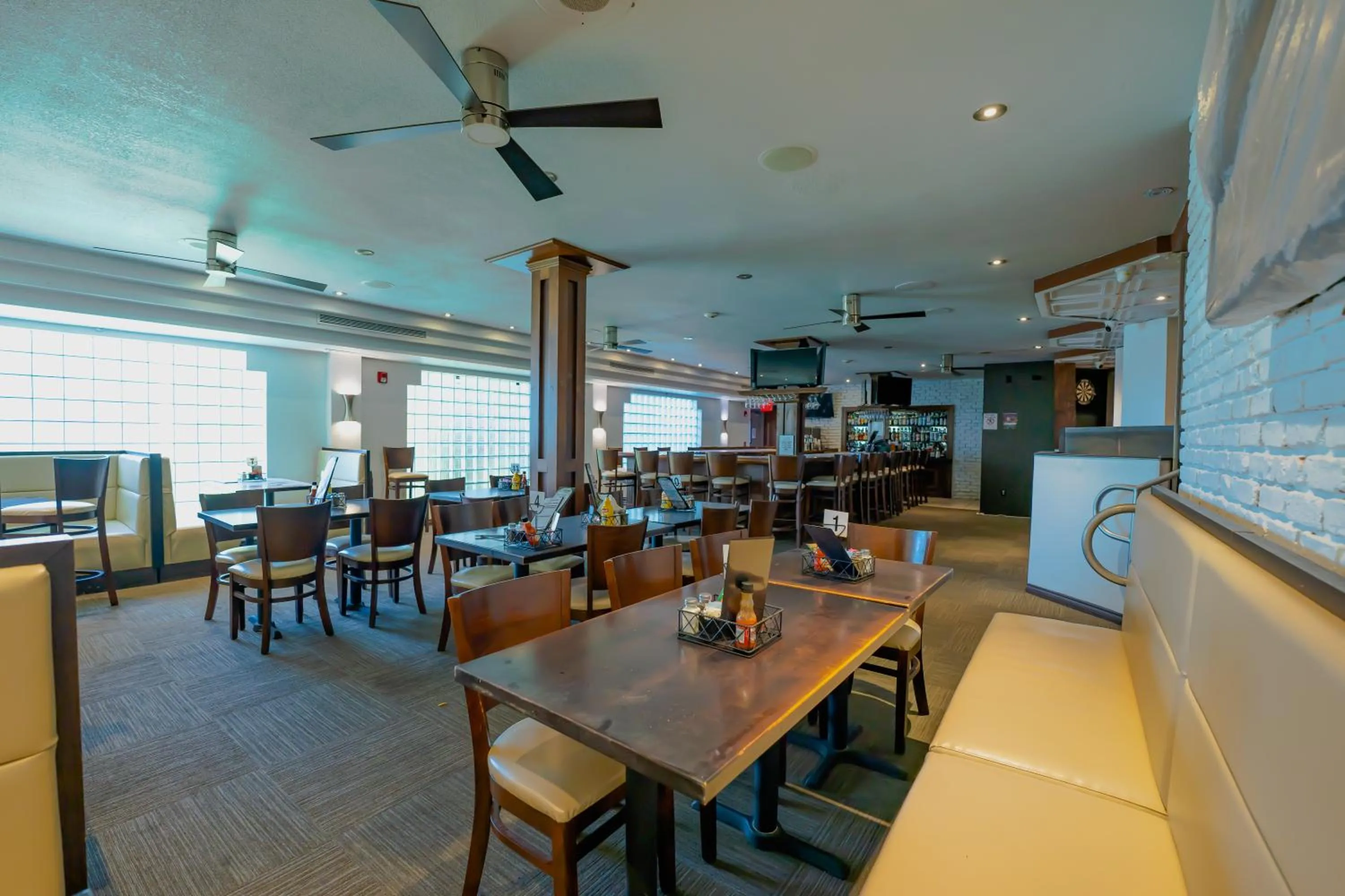 Restaurant/places to eat in Boca Plaza