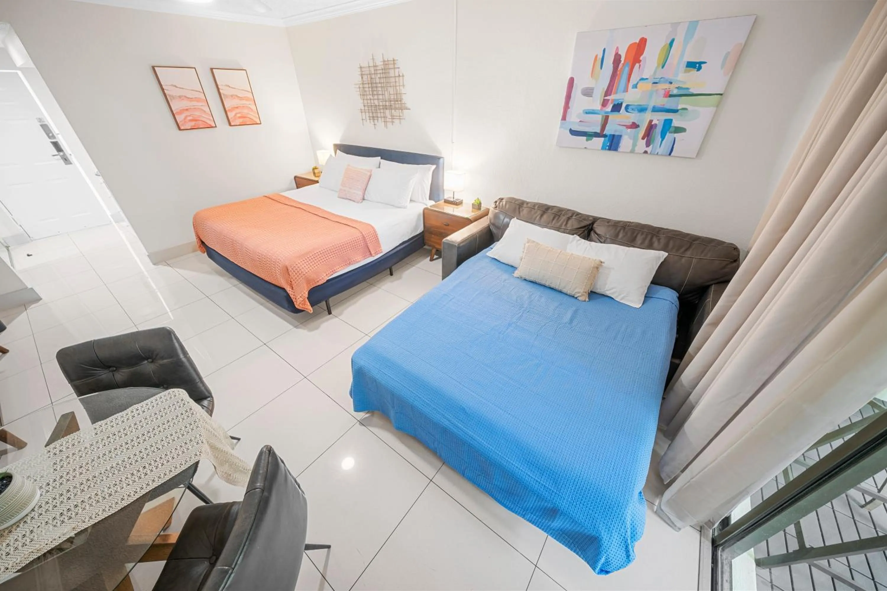 Photo of the whole room, Bed in Boca Plaza