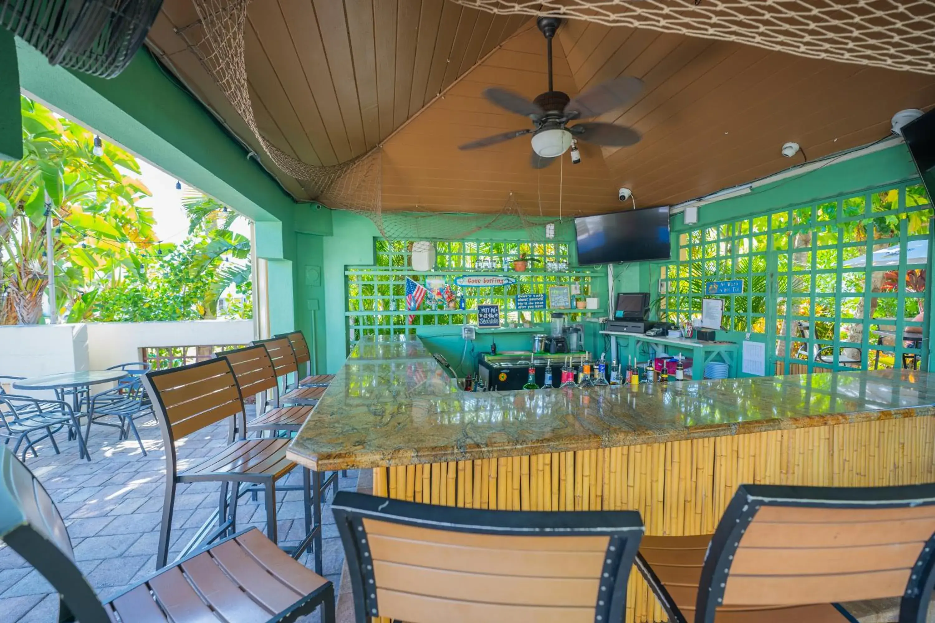 Restaurant/places to eat in Boca Plaza Restaurant/places to eat in Boca Plaza