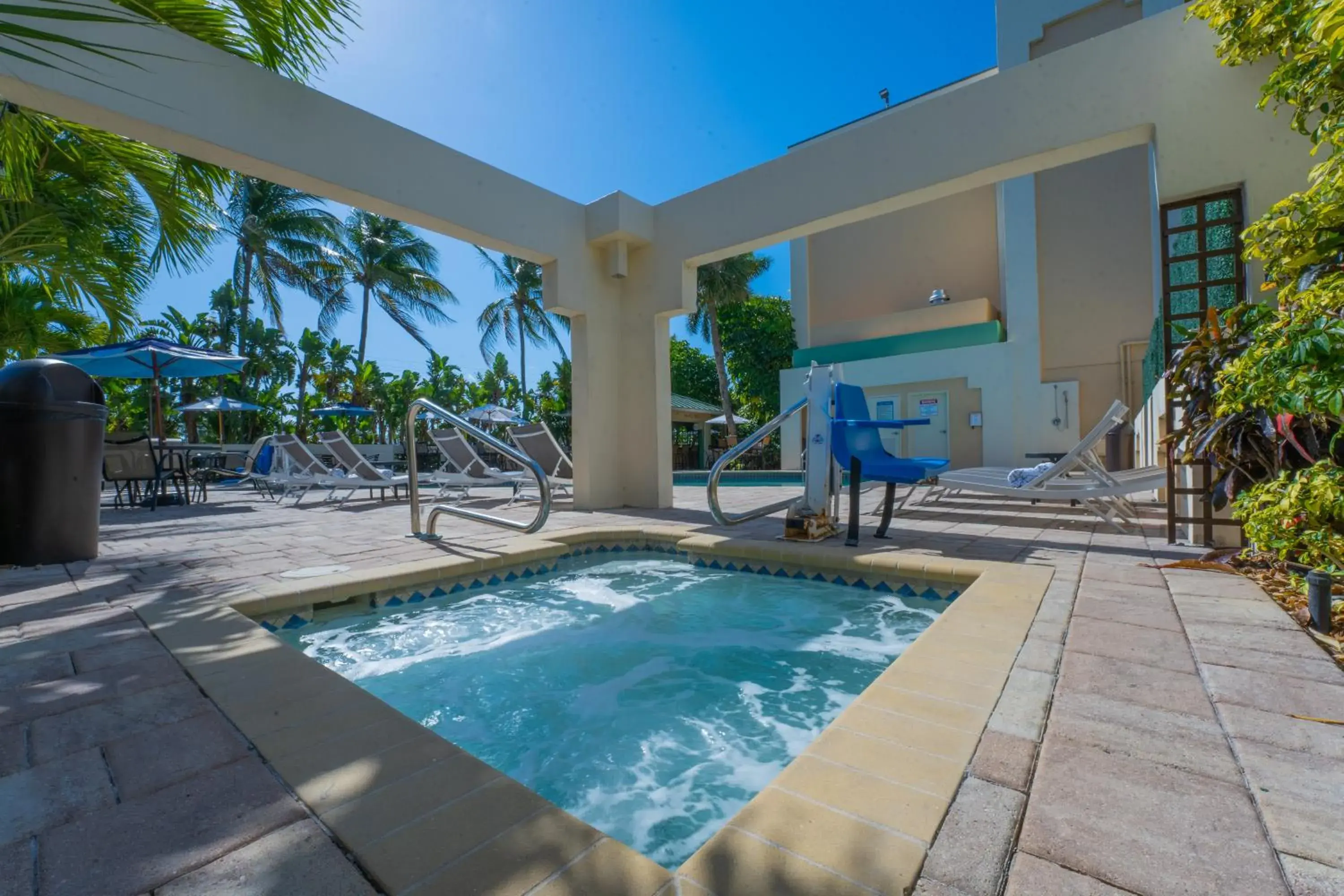 Swimming pool in Boca Plaza Swimming pool in Boca Plaza