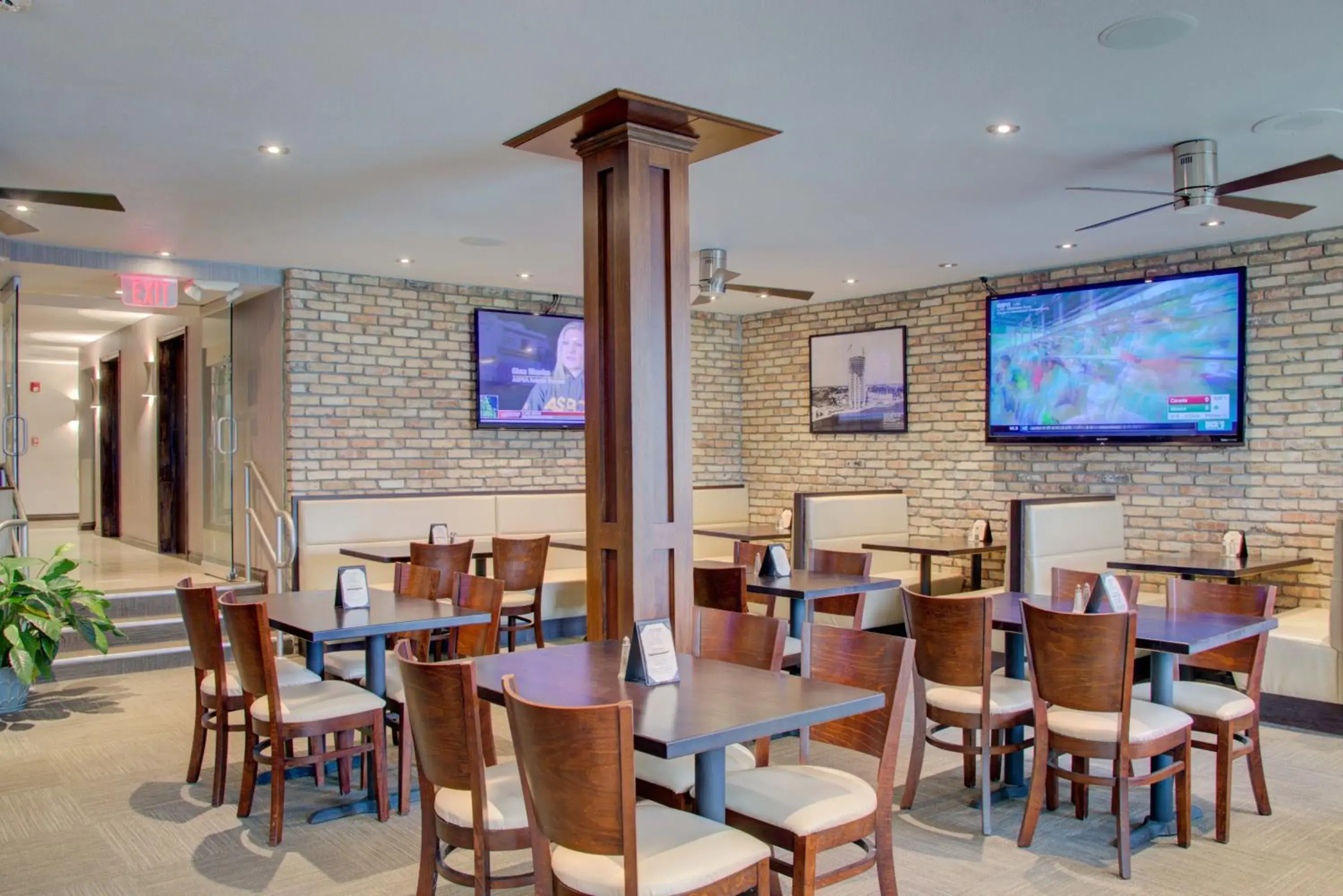 Restaurant/places to eat in Boca Plaza Restaurant/places to eat in Boca Plaza