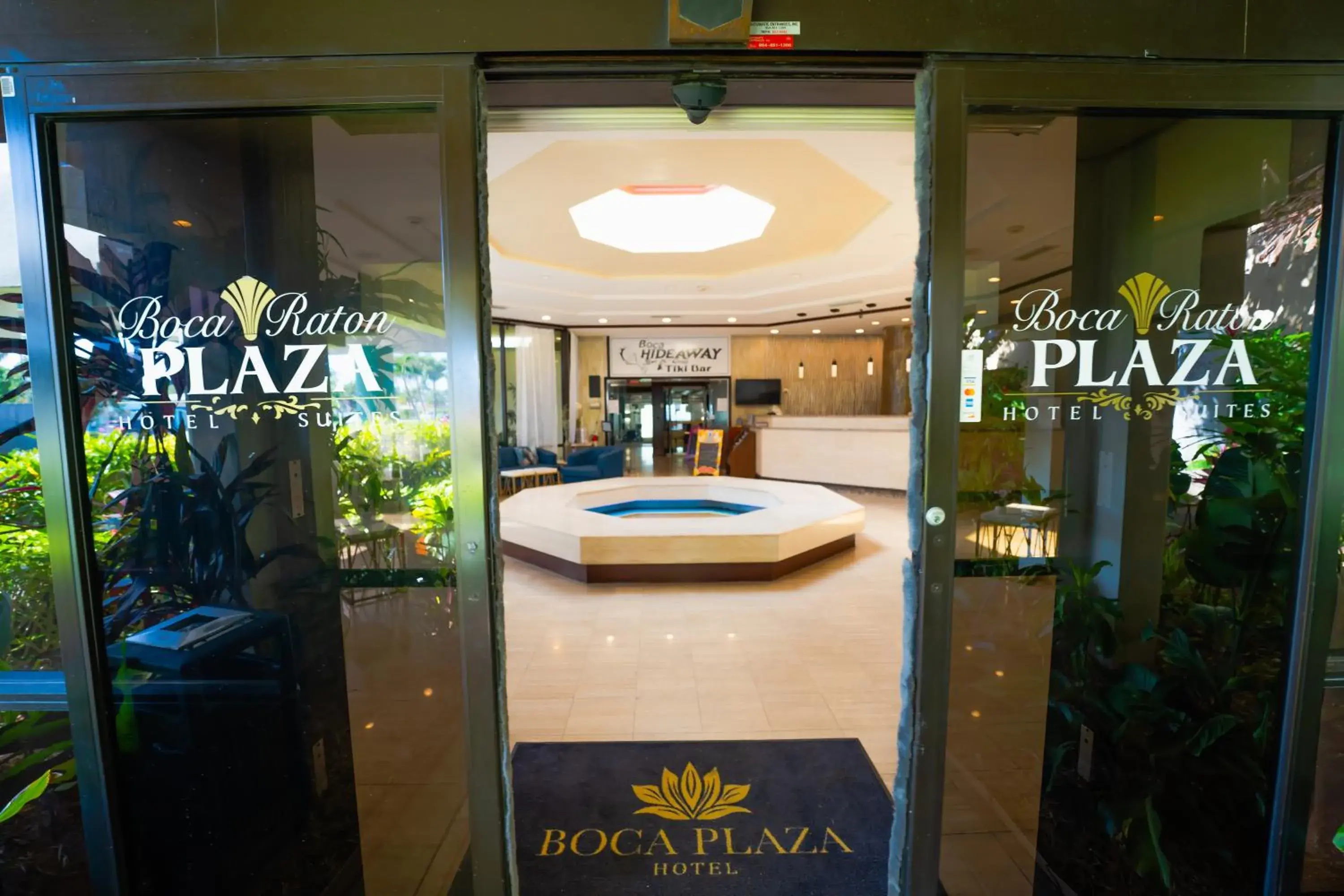 Facade/entrance in Boca Plaza Facade/entrance in Boca Plaza