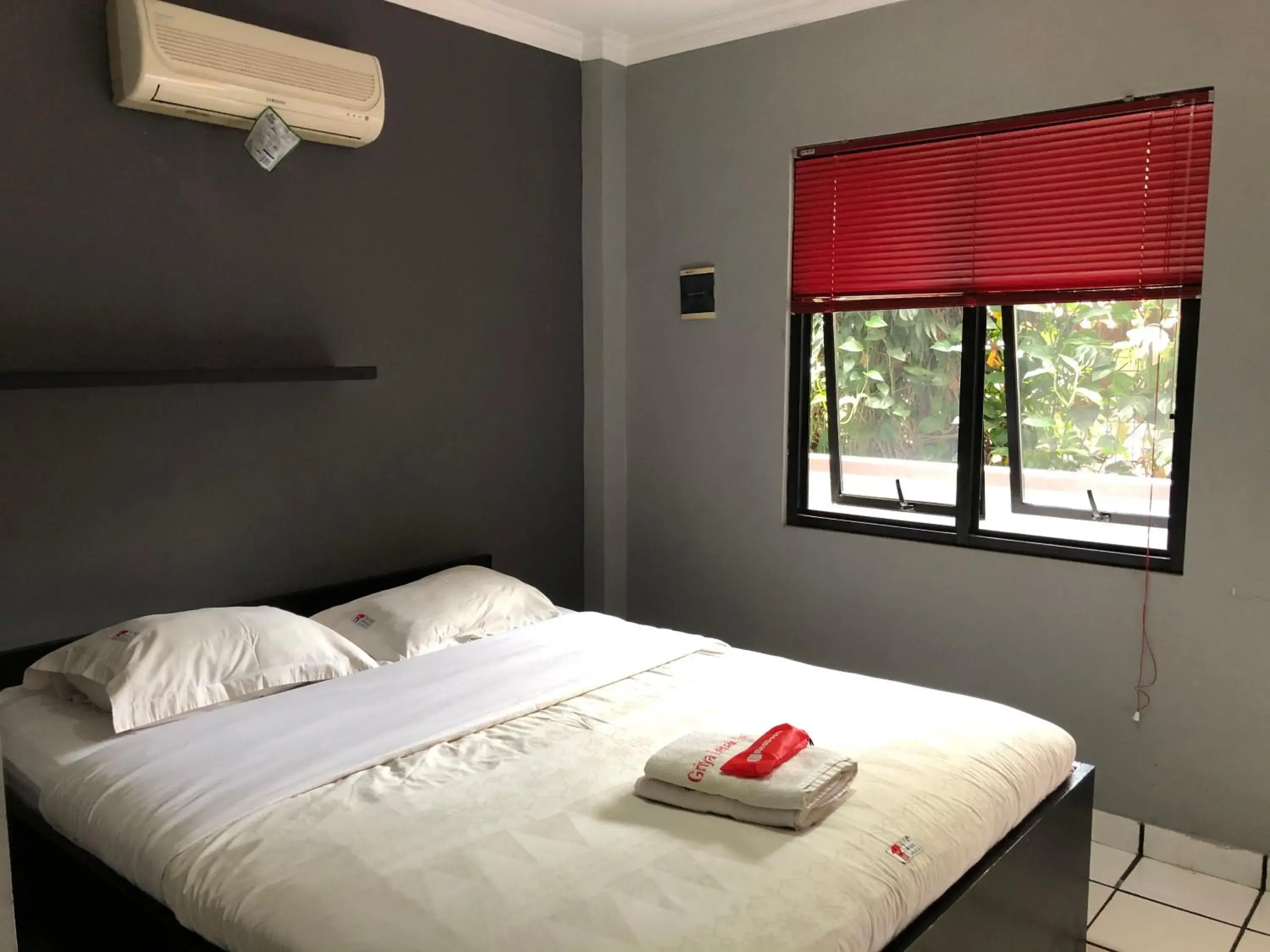 Double Room in Griya Lebak Bulus Double Room in Griya Lebak Bulus