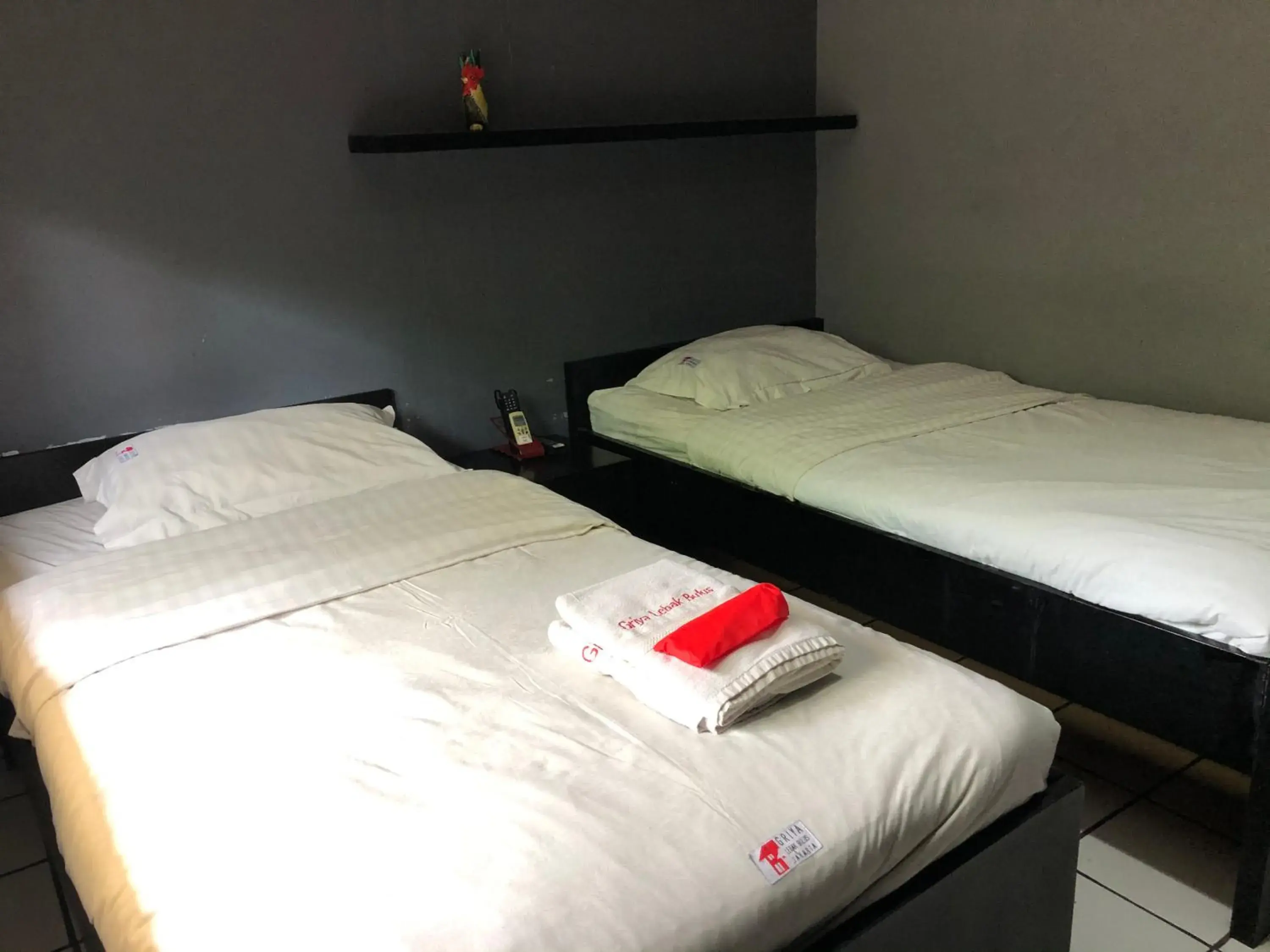 Twin Room in Griya Lebak Bulus Twin Room in Griya Lebak Bulus