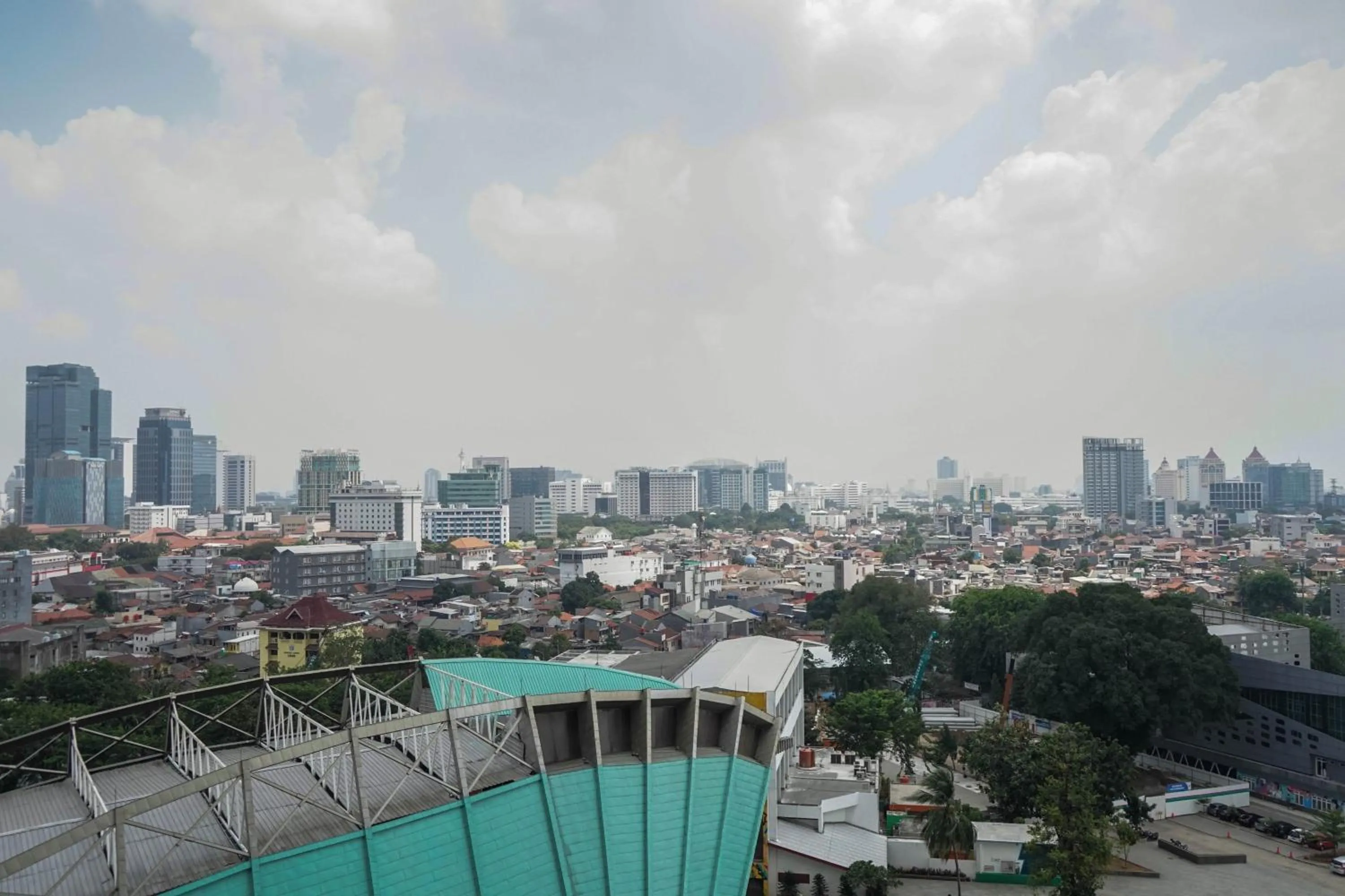 Comfy Studio Apartment at Menteng Park By Travelio