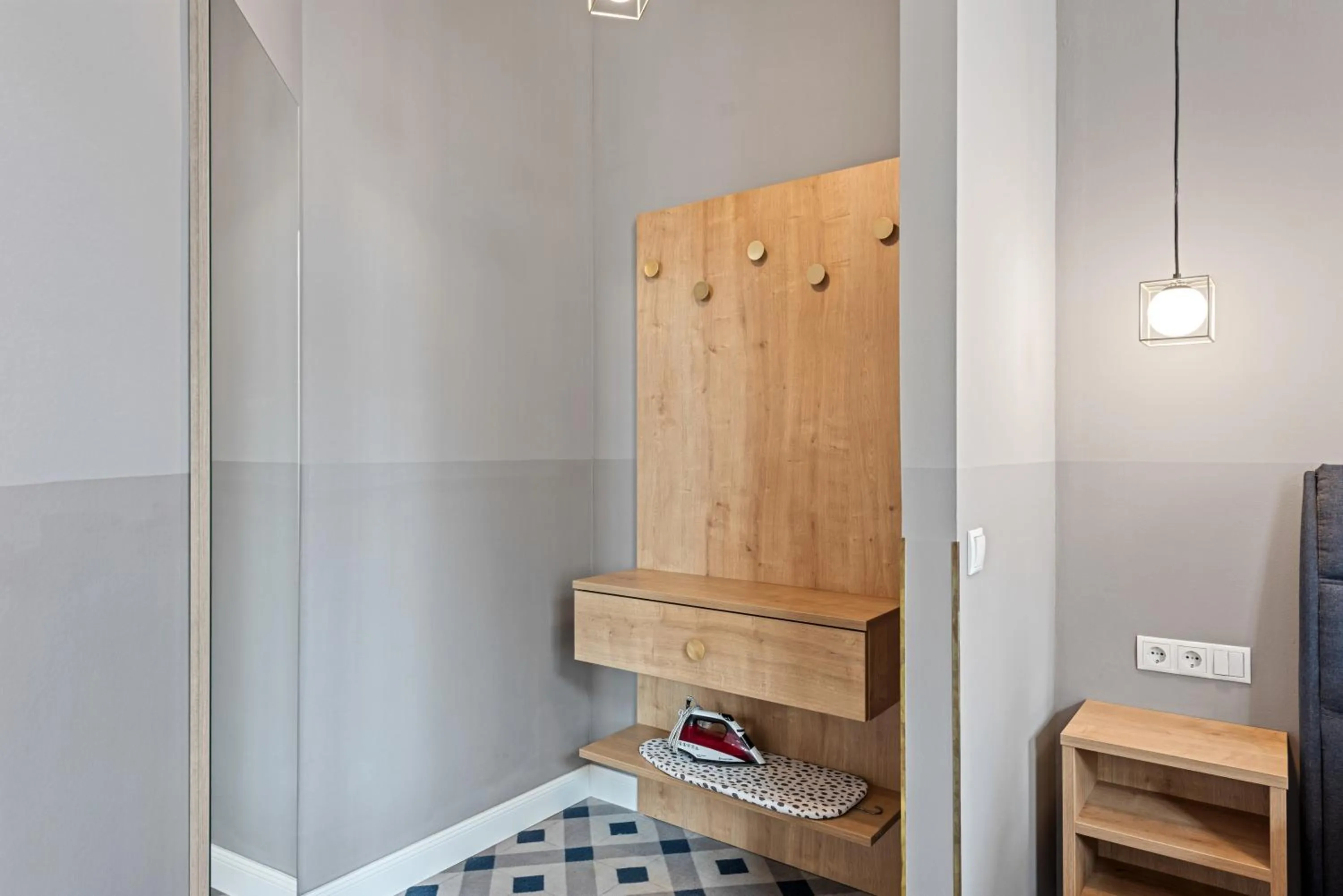 flat iron in KH Opera Apartments