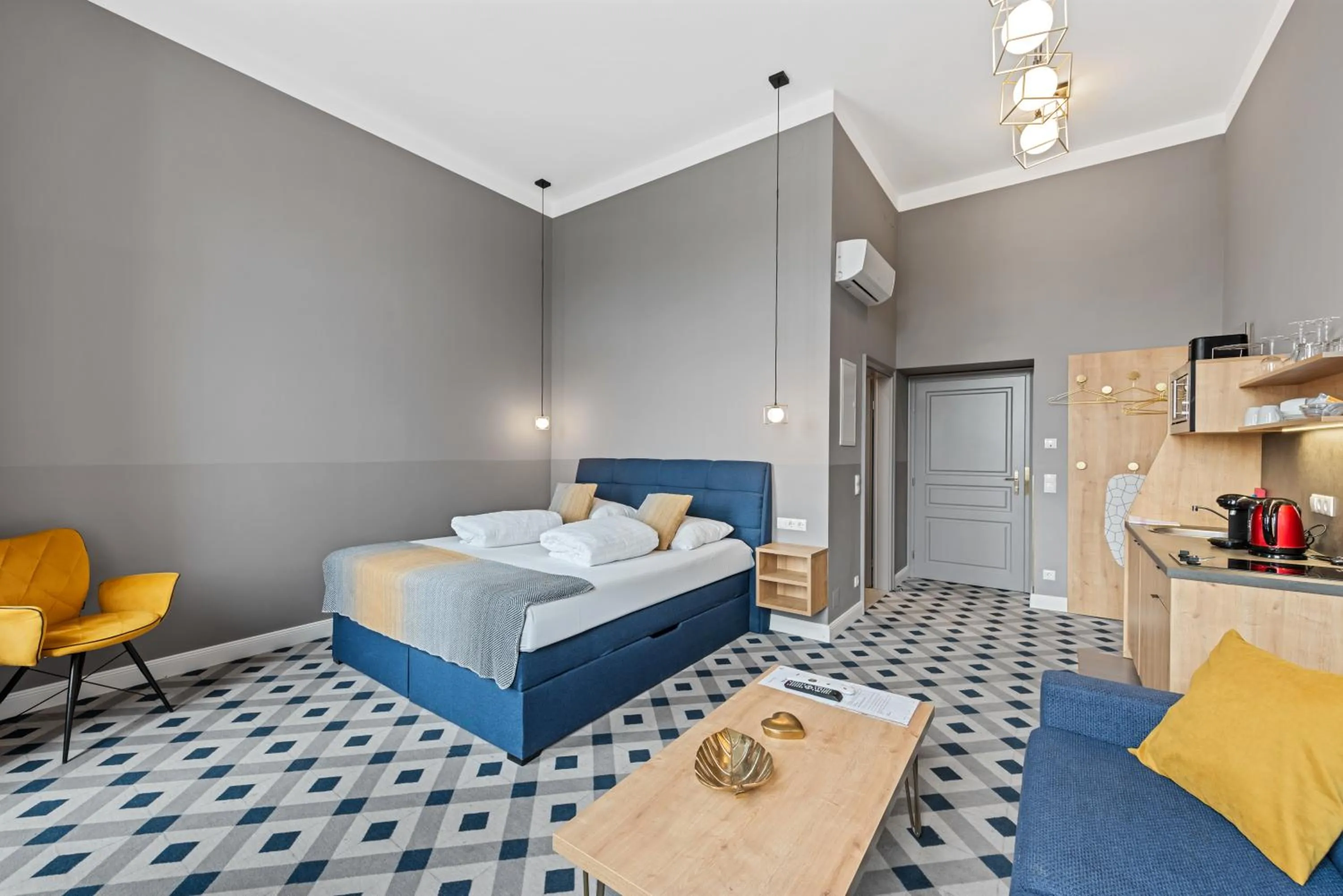 Living room, Bed in KH Opera Apartments