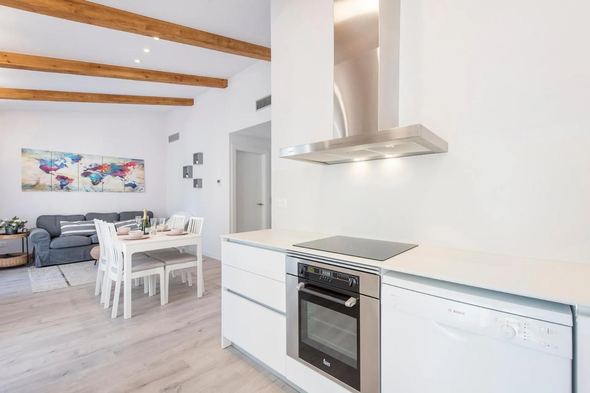 Kitchen or kitchenette in Lovely and bright apartment in the heart of Banyoles