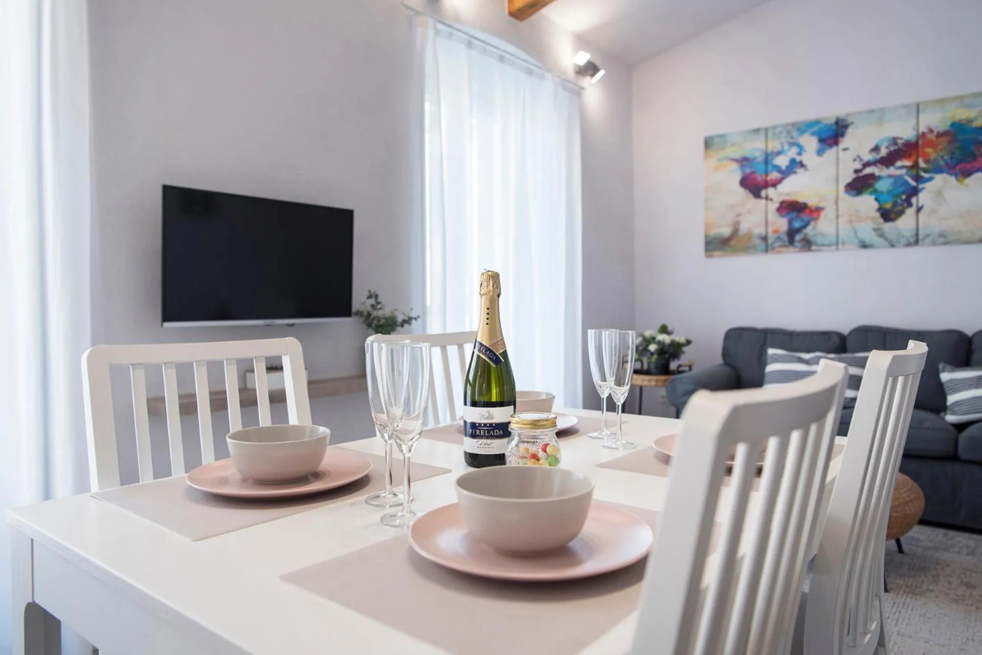 Dining area in Lovely and bright apartment in the heart of Banyoles